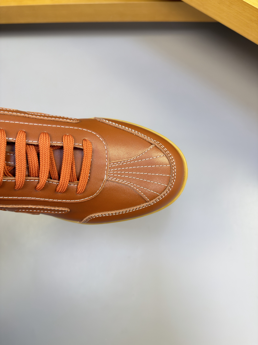 Hermès 一比一 男女款 Bouncing 小牛皮運動鞋 焦糖縫線| 10 Hermès 一比一 男女款 Bouncing 小牛皮運動鞋 焦糖縫線