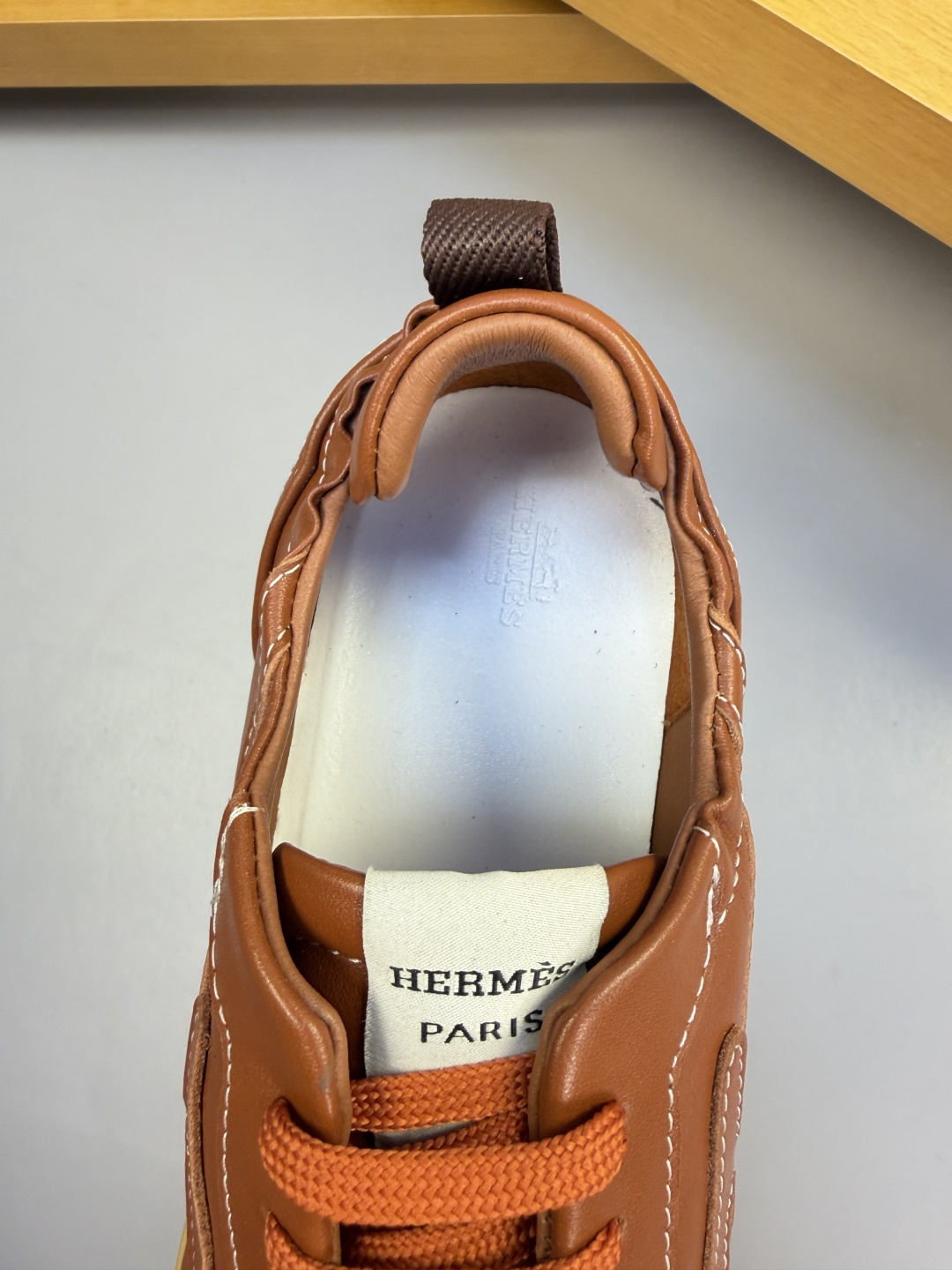 Hermès 一比一 男女款 Bouncing 小牛皮運動鞋 焦糖縫線| 9 Hermès 一比一 男女款 Bouncing 小牛皮運動鞋 焦糖縫線