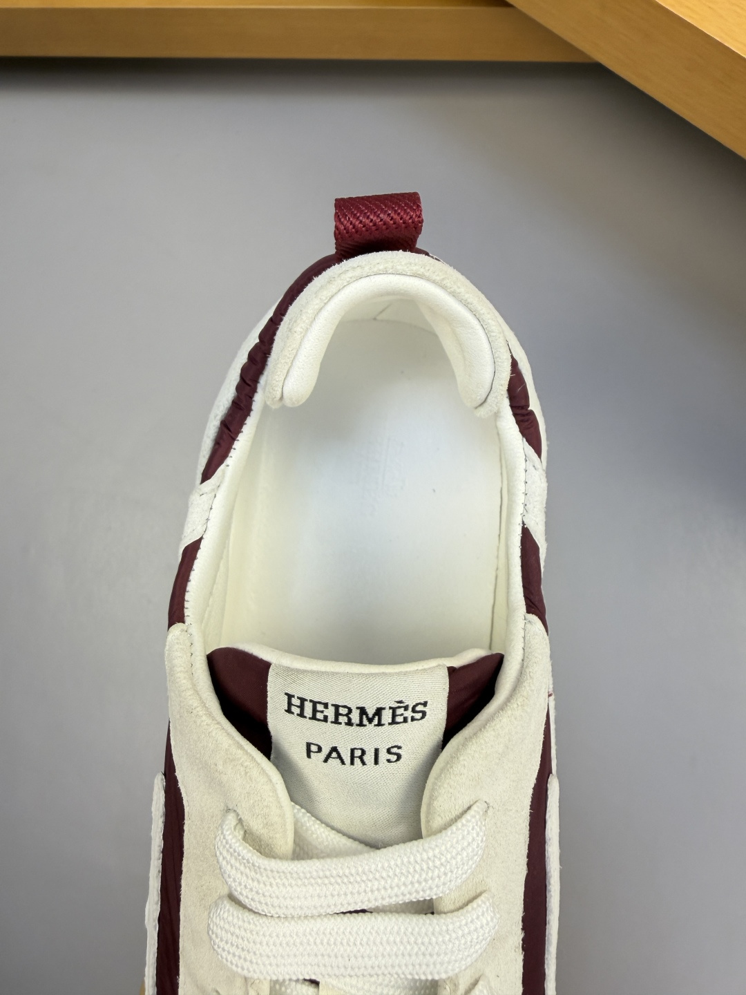 Hermès 一比一 男女款 Bouncing 酒紅拼白運動鞋 復古百搭| 9 Hermès 一比一 男女款 Bouncing 酒紅拼白運動鞋 復古百搭