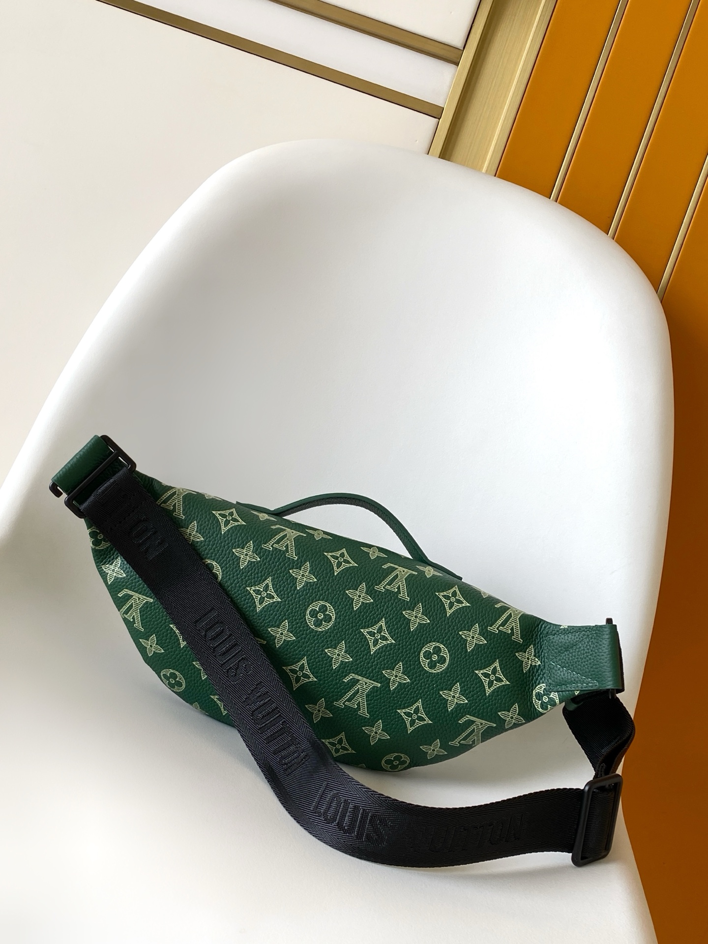 LV A貨男女款綠色印花腰包時尚設計休閒百搭款