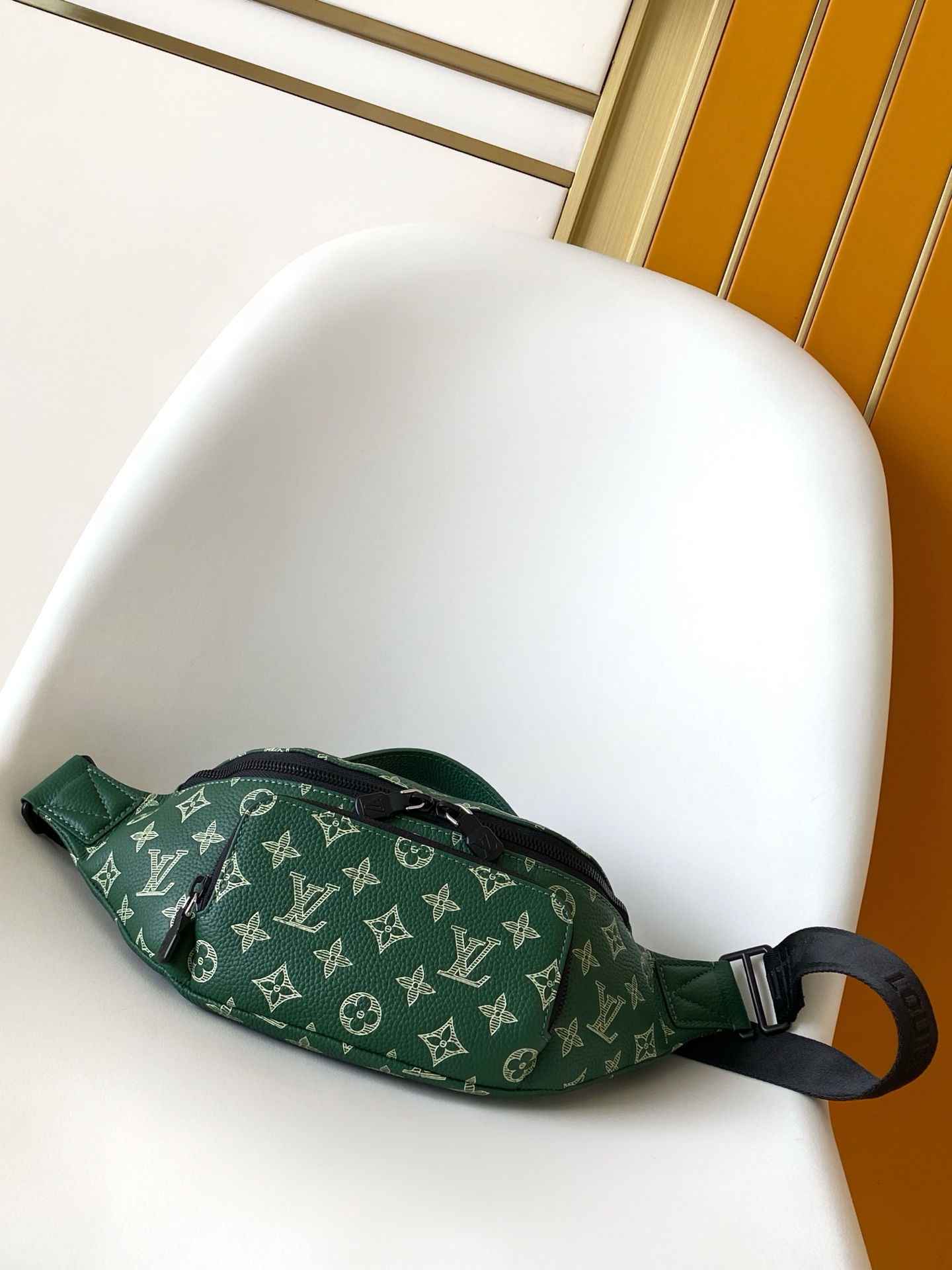 LV A貨男女款綠色印花腰包時尚設計休閒百搭款