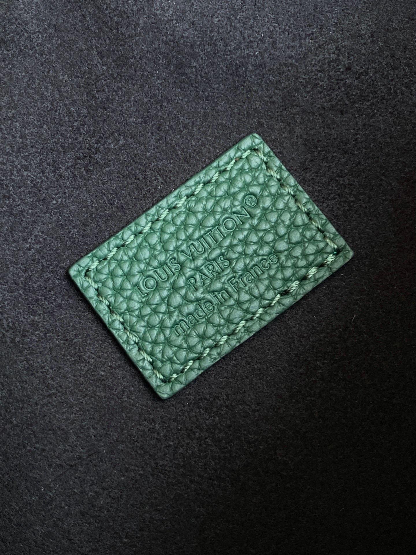 LV A貨男女款綠色印花腰包時尚設計休閒百搭款