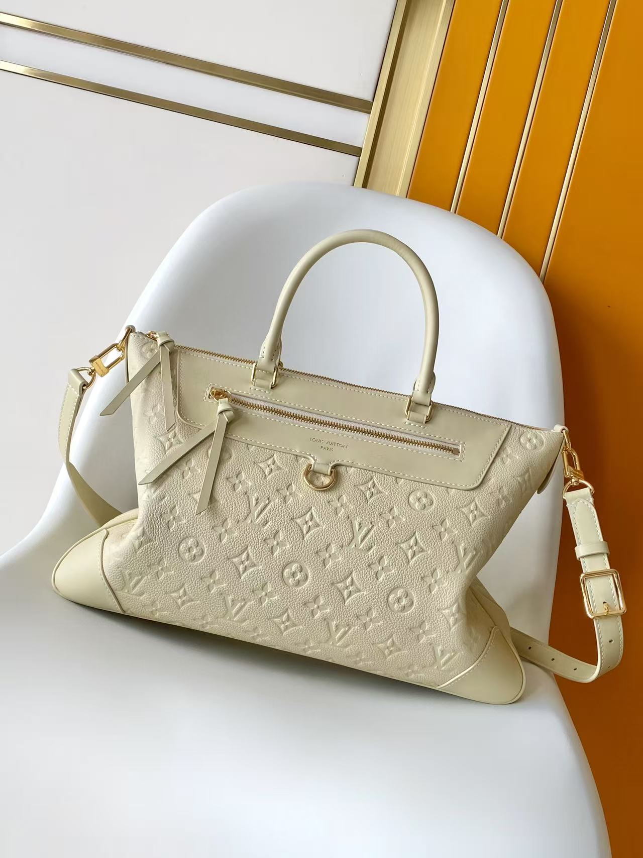LV 高仿壓花牛皮大容量手提包 高級通勤單肩斜挎包| 3 LV 高仿壓花牛皮大容量手提包 高級通勤單肩斜挎包
