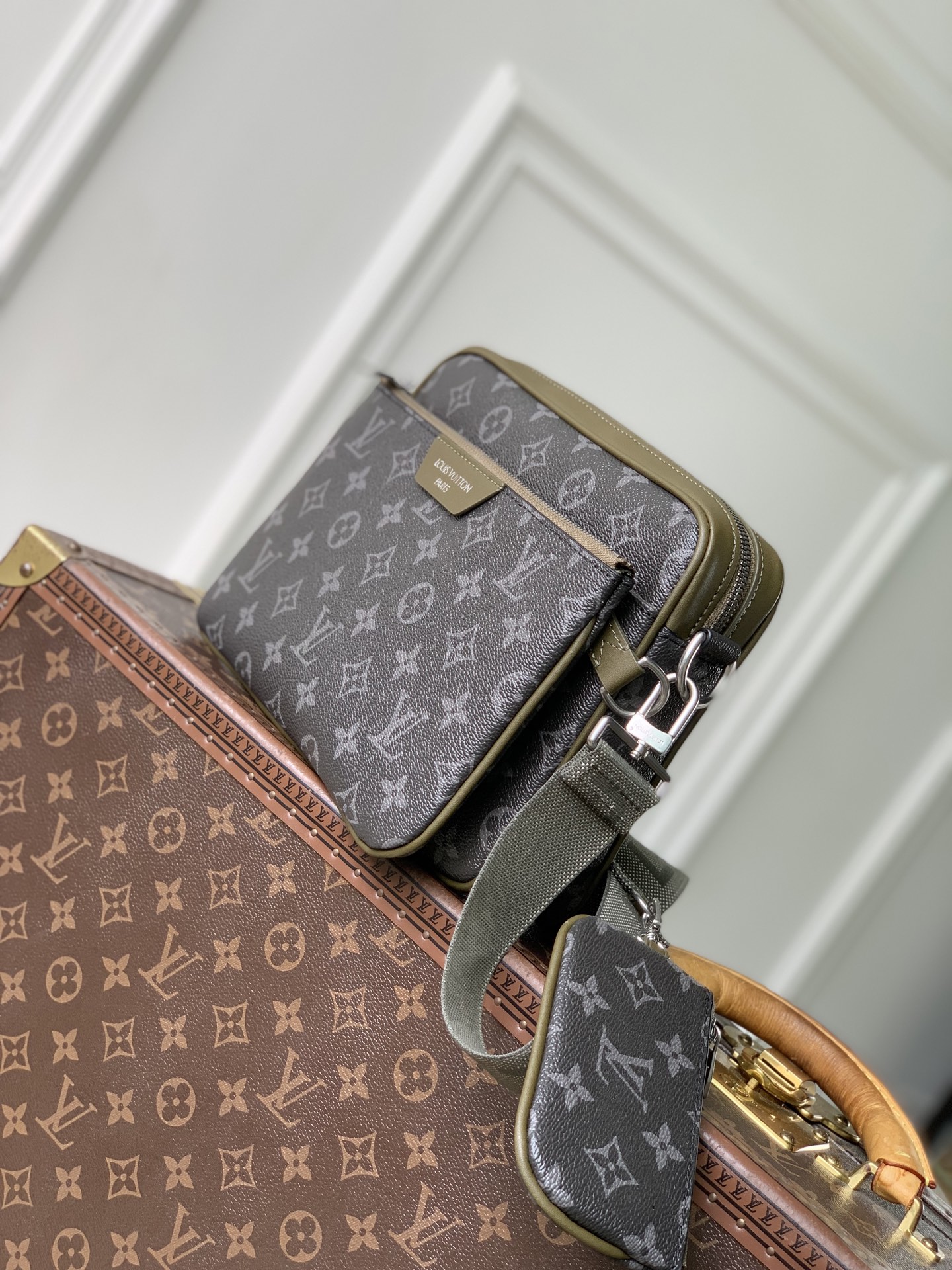 LV 復刻老花郵差包 灰色經典單肩斜挎包 潮流款| 14 LV 復刻老花郵差包 灰色經典單肩斜挎包 潮流款