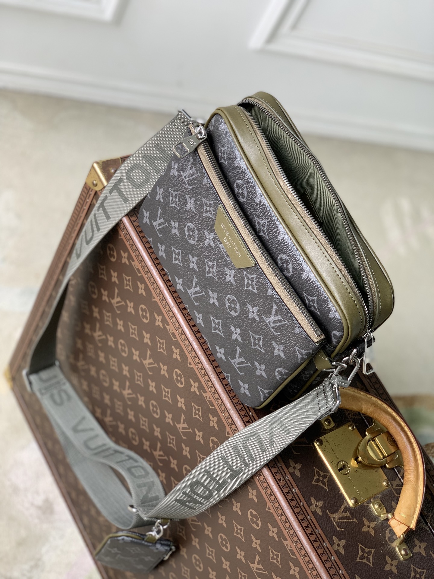 LV 復刻老花郵差包 灰色經典單肩斜挎包 潮流款| 7 LV 復刻老花郵差包 灰色經典單肩斜挎包 潮流款