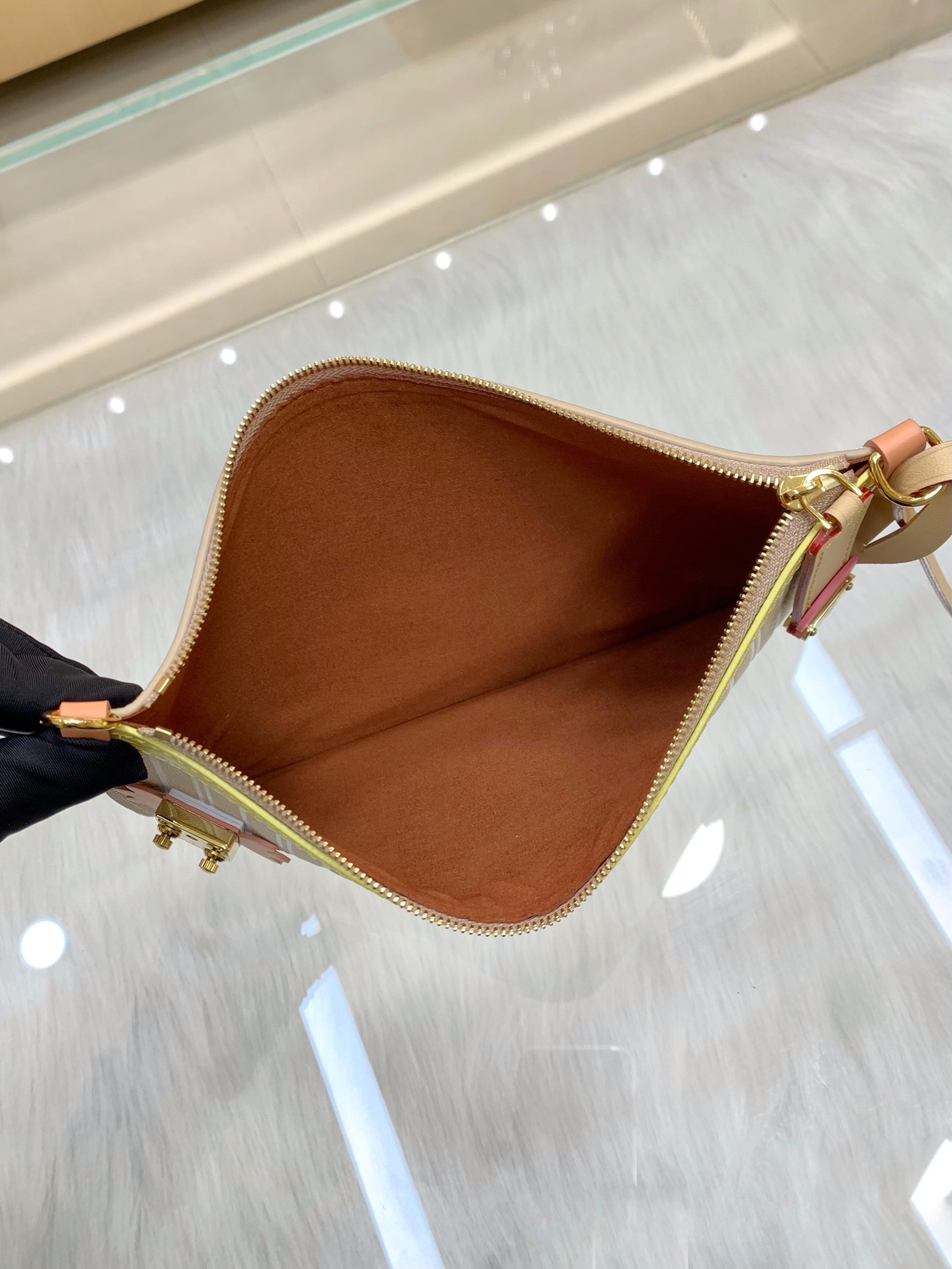 LV 高仿Neverfull托特包 米白老花大容量手提包附收納包| 19 LV 高仿Neverfull托特包 米白老花大容量手提包附收納包