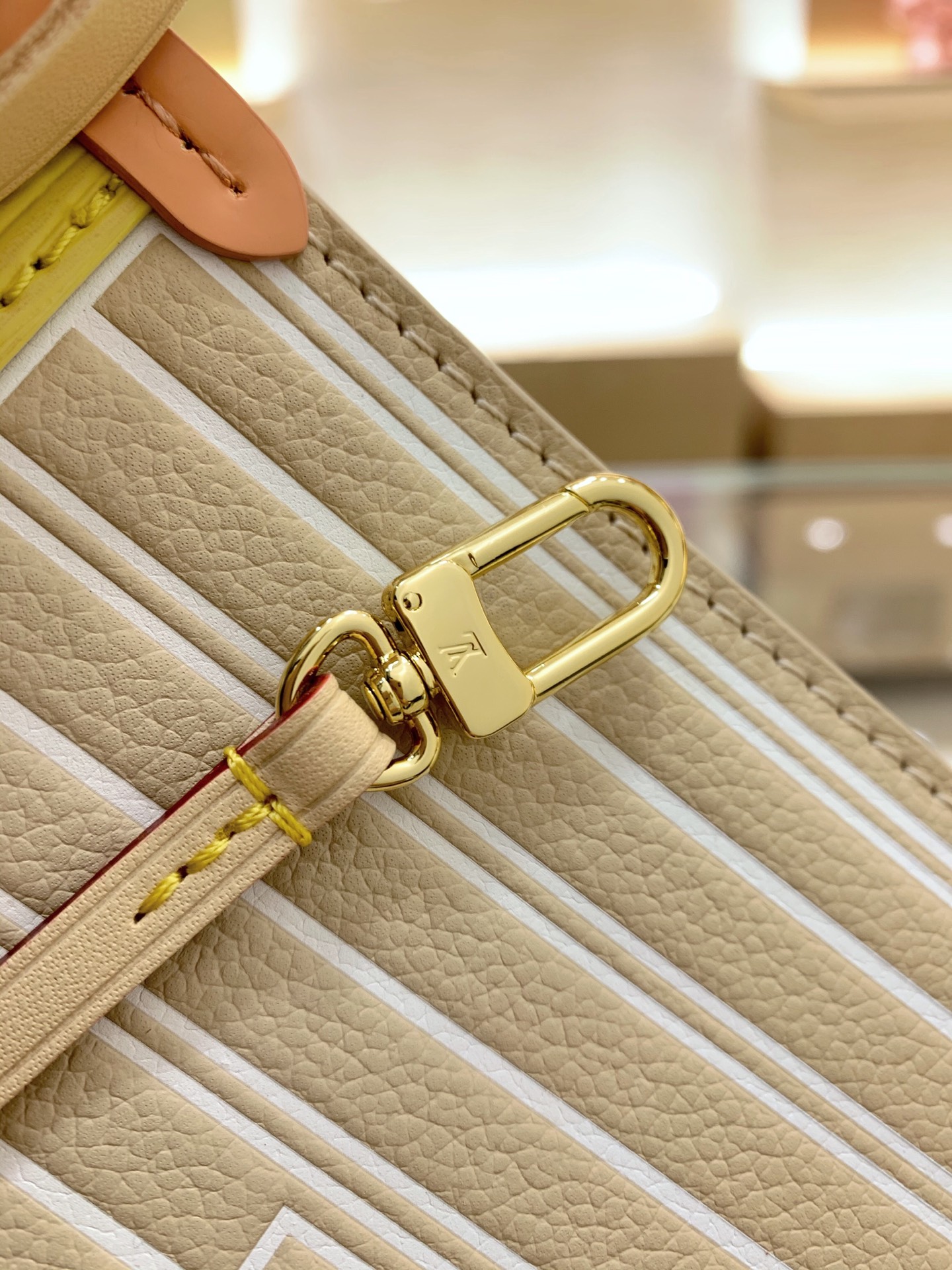 LV 高仿Neverfull托特包 米白老花大容量手提包附收納包| 16 LV 高仿Neverfull托特包 米白老花大容量手提包附收納包