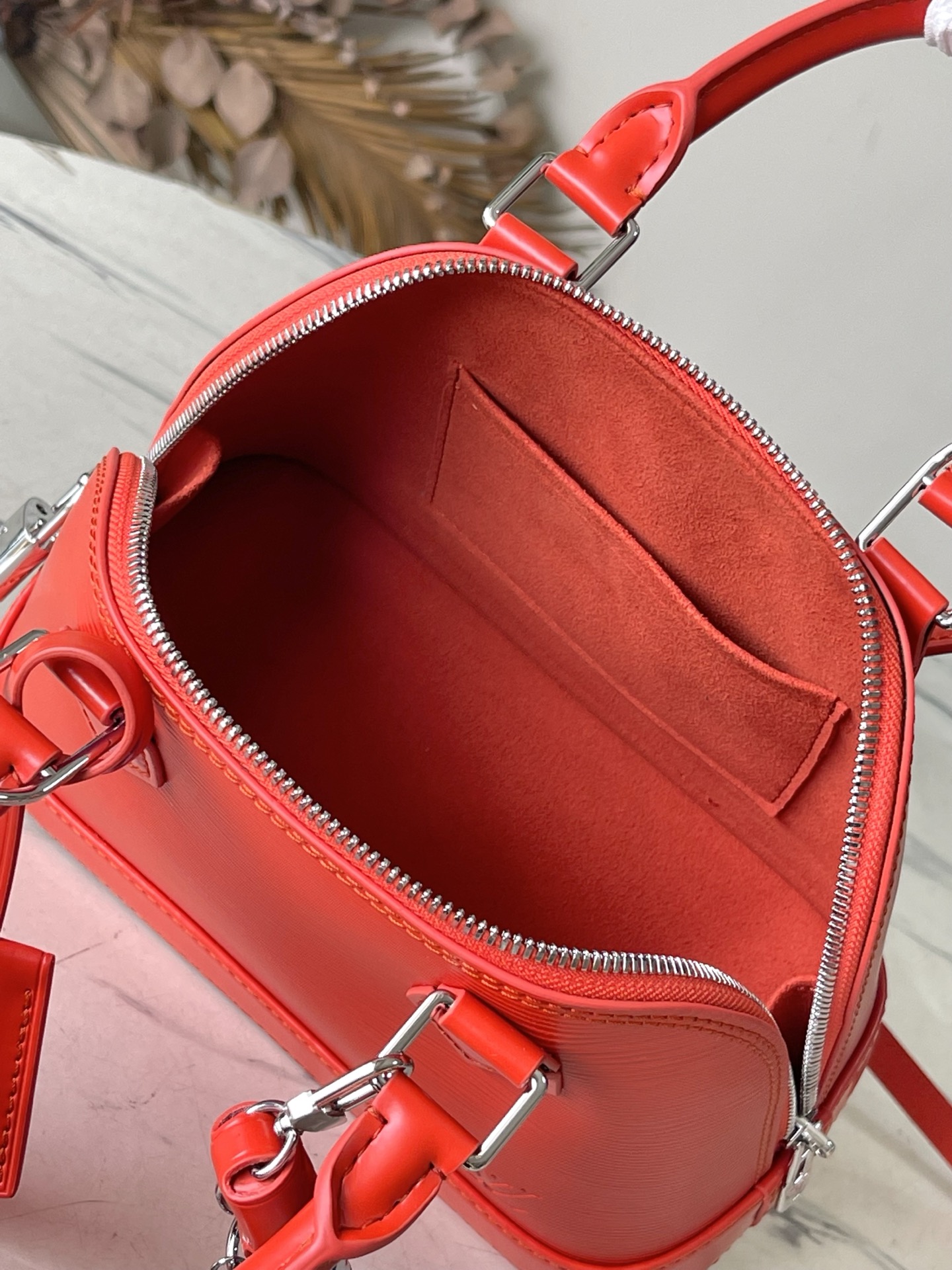 LV 一比一 Alma BB Epi 水波紋紅色手提包 迷你斜背女包| 7 LV 一比一 Alma BB Epi 水波紋紅色手提包 迷你斜背女包