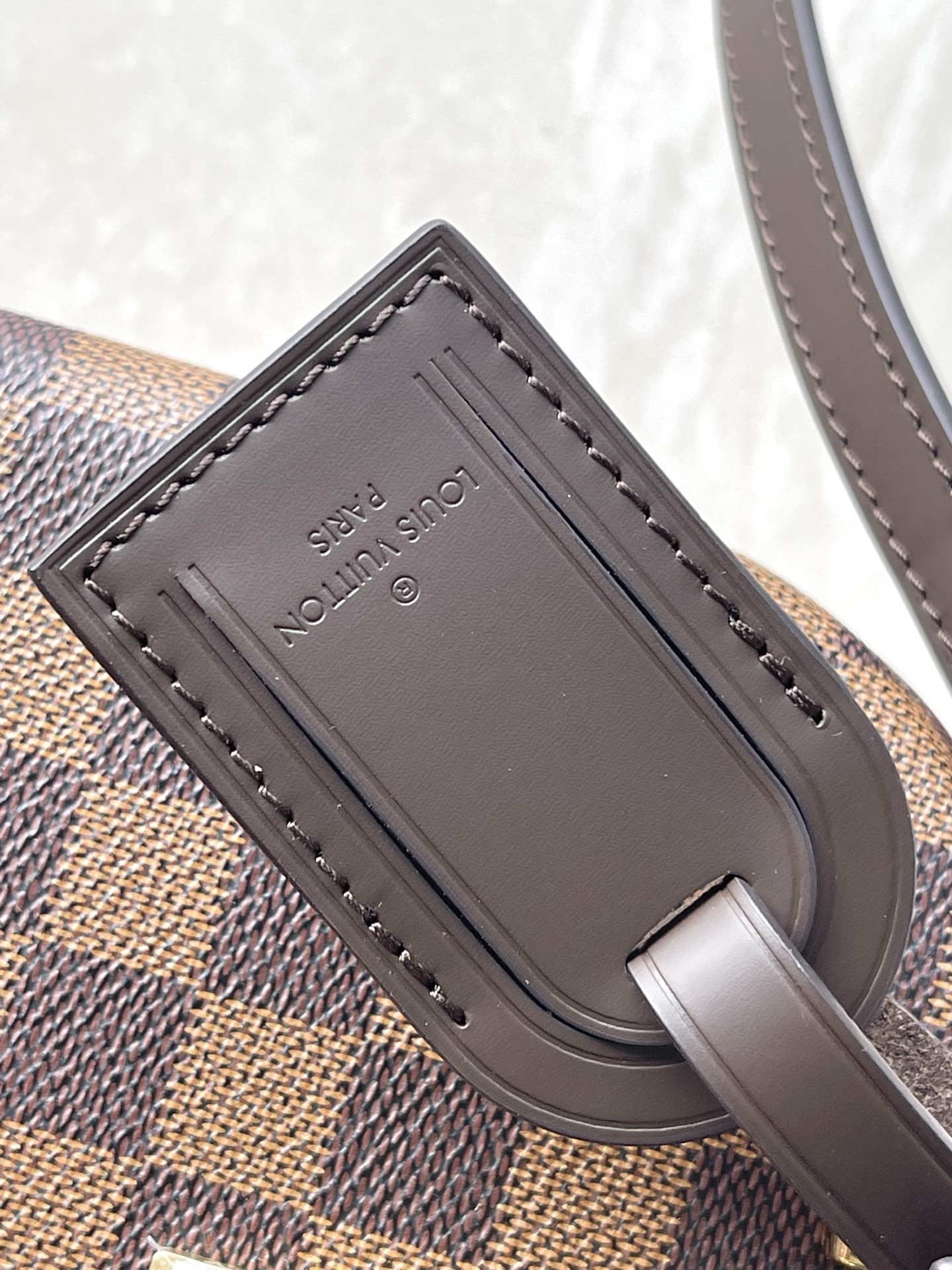 LV 一比一 Damier Ebene 棋盤格 Petite Malle 小硬箱手提斜背包| 9 LV 一比一 Damier Ebene 棋盤格 Petite Malle 小硬箱手提斜背包