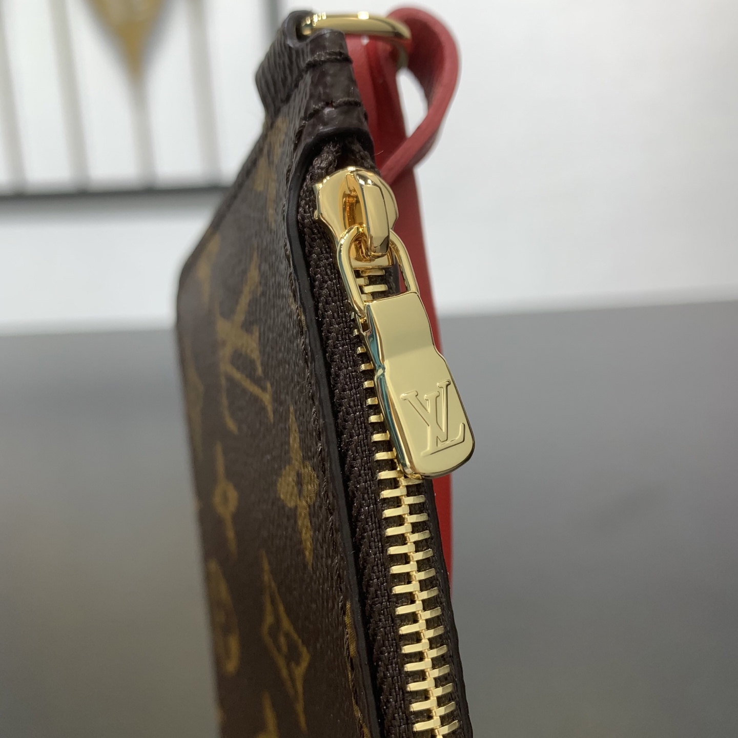 LV 復刻老花斜挎包 紅色肩帶單肩包附收納小包| 17 LV 復刻老花斜挎包 紅色肩帶單肩包附收納小包