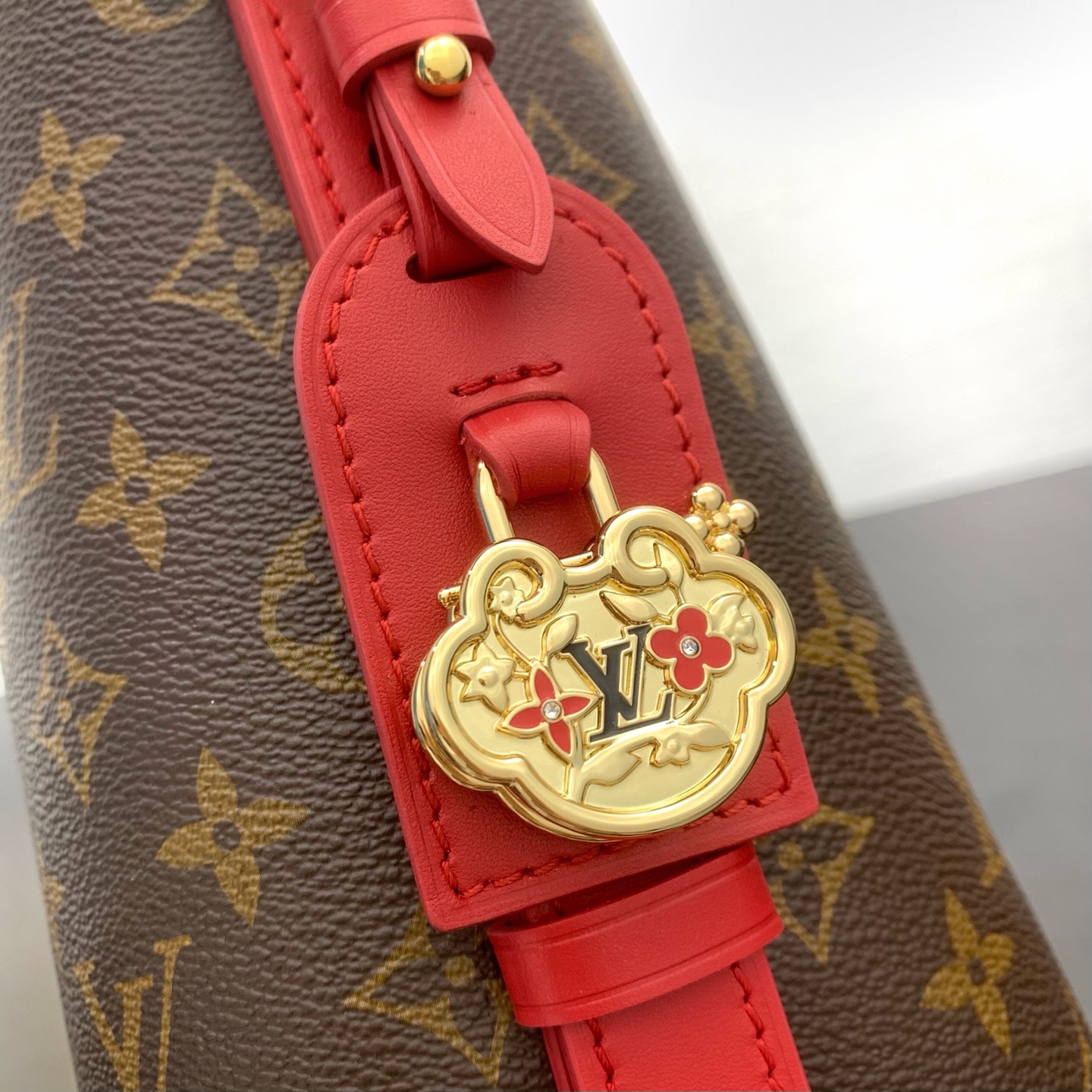 LV 復刻老花斜挎包 紅色肩帶單肩包附收納小包| 15 LV 復刻老花斜挎包 紅色肩帶單肩包附收納小包