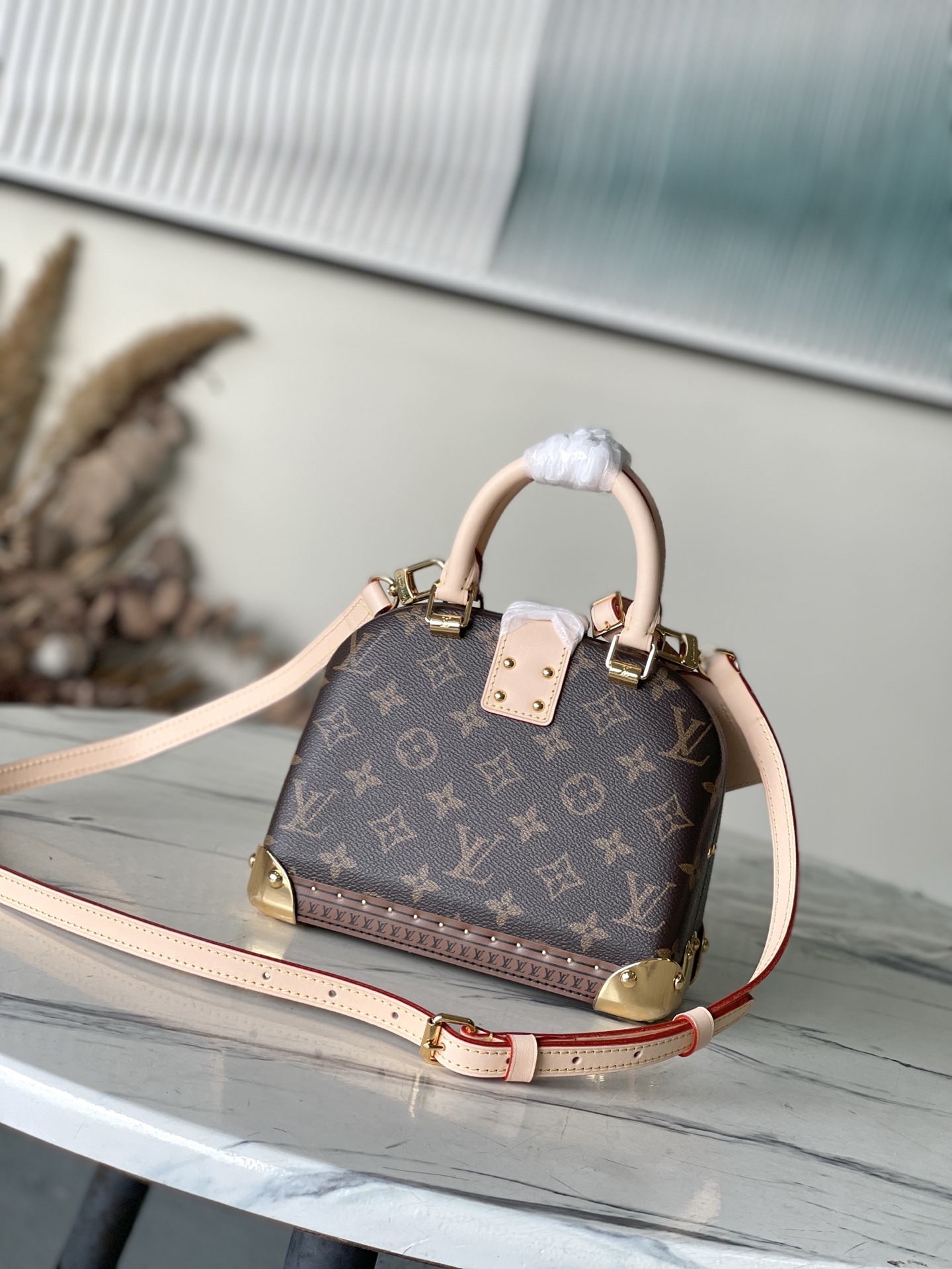LV 高仿 Monogram 老花 Petite Malle 小硬箱手提包 迷你斜背包| 13 LV 高仿 Monogram 老花 Petite Malle 小硬箱手提包 迷你斜背包