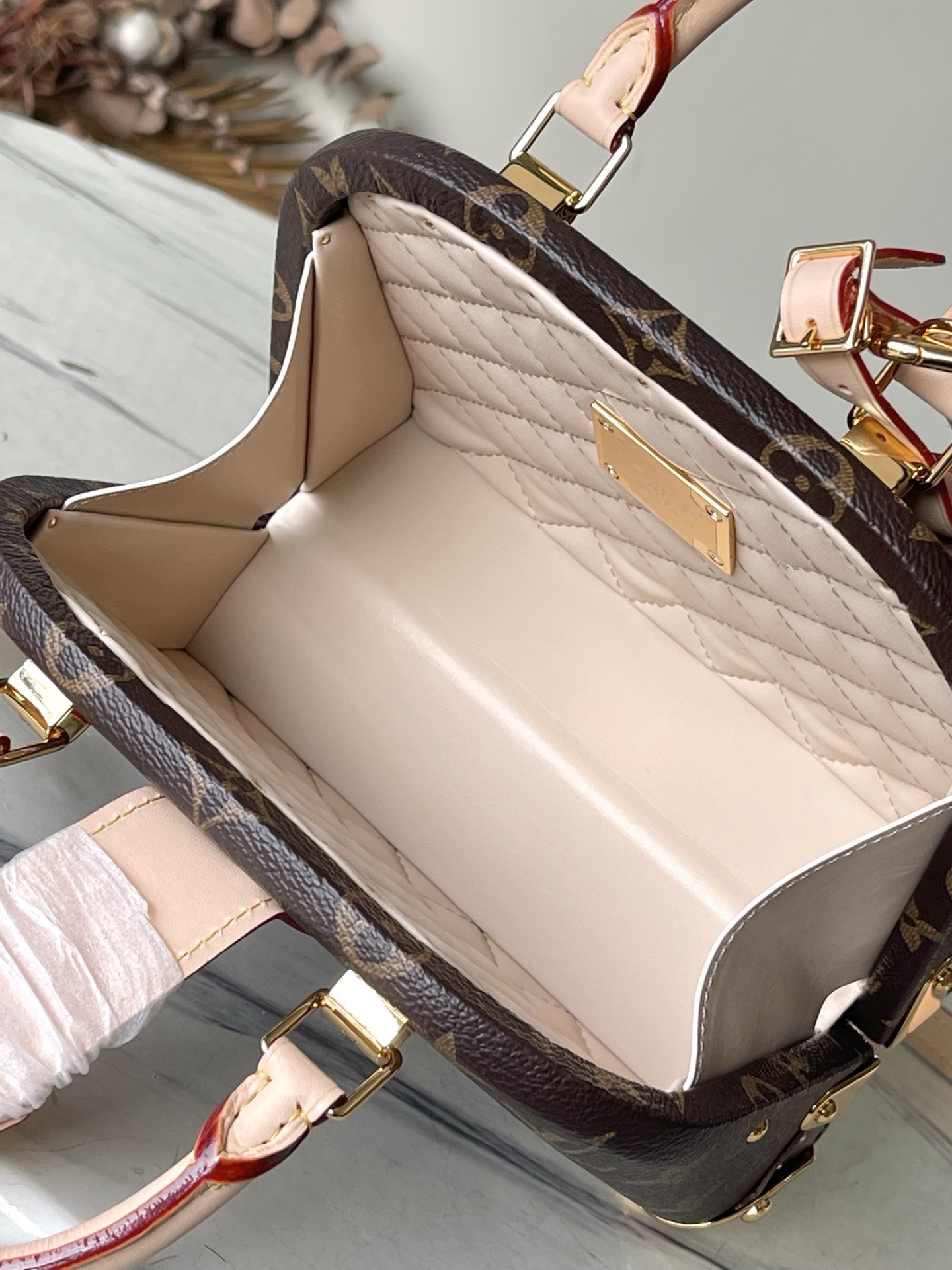 LV 高仿 Monogram 老花 Petite Malle 小硬箱手提包 迷你斜背包| 7 LV 高仿 Monogram 老花 Petite Malle 小硬箱手提包 迷你斜背包