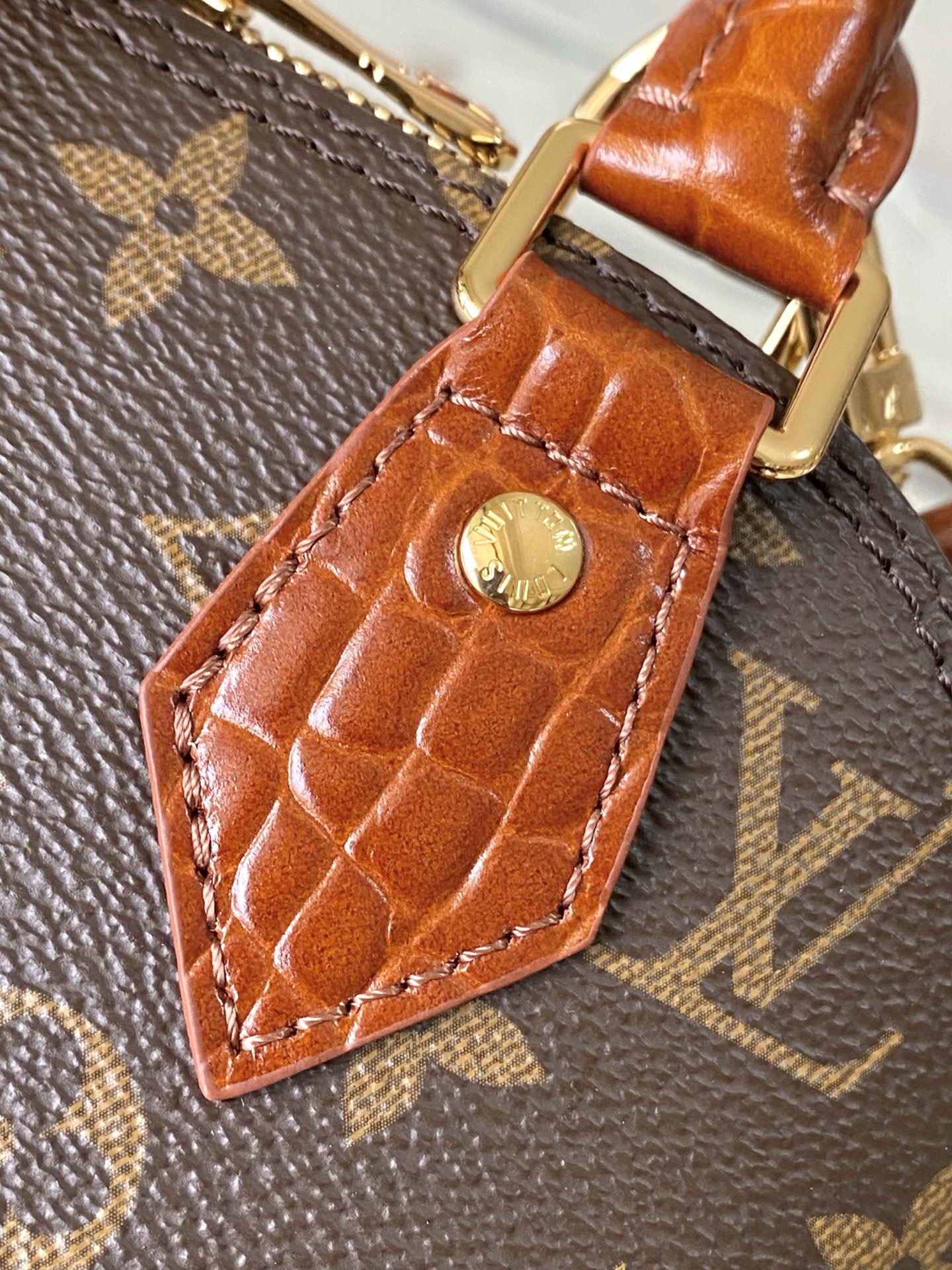LV 原單 Alma BB Monogram 老花棕色鱷魚紋拼接手提斜背包| 9 LV 原單 Alma BB Monogram 老花棕色鱷魚紋拼接手提斜背包