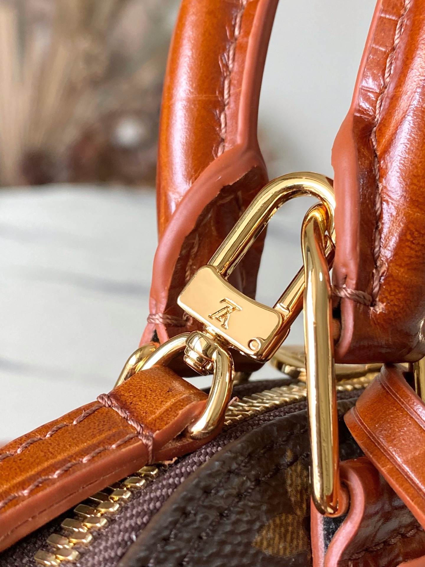 LV 原單 Alma BB Monogram 老花棕色鱷魚紋拼接手提斜背包| 7 LV 原單 Alma BB Monogram 老花棕色鱷魚紋拼接手提斜背包
