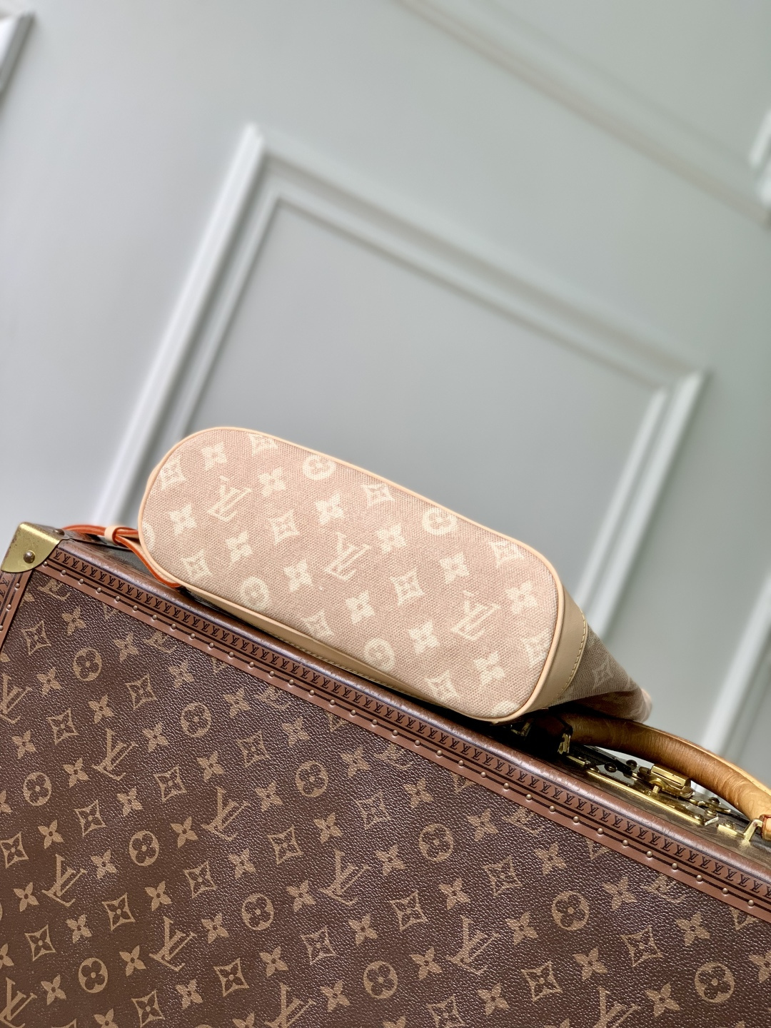 LV 一比一 Monogram 淺粉老花 Montsouris 束口後背包 女士雙肩包