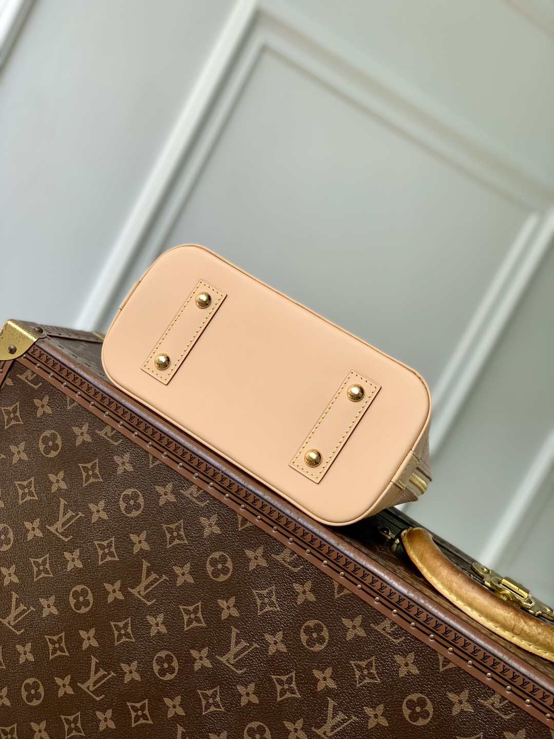 LV A貨 Alma Monogram 淺粉老花貝殼包 寬肩帶手提斜背女包| 12 LV A貨 Alma Monogram 淺粉老花貝殼包 寬肩帶手提斜背女包