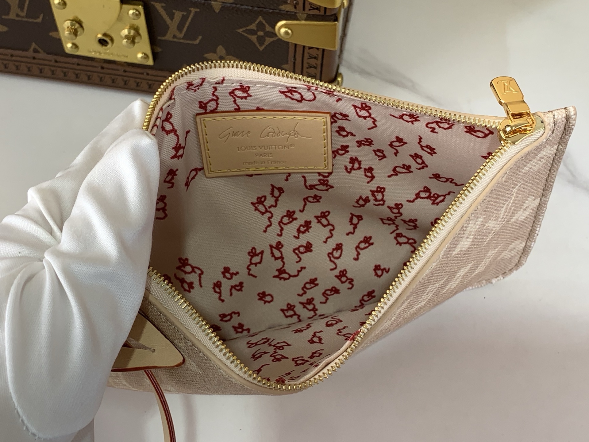 LV 高仿 CarryAll Monogram 淺粉老花大容量水桶包 女士單肩包| 10 LV 高仿 CarryAll Monogram 淺粉老花大容量水桶包 女士單肩包