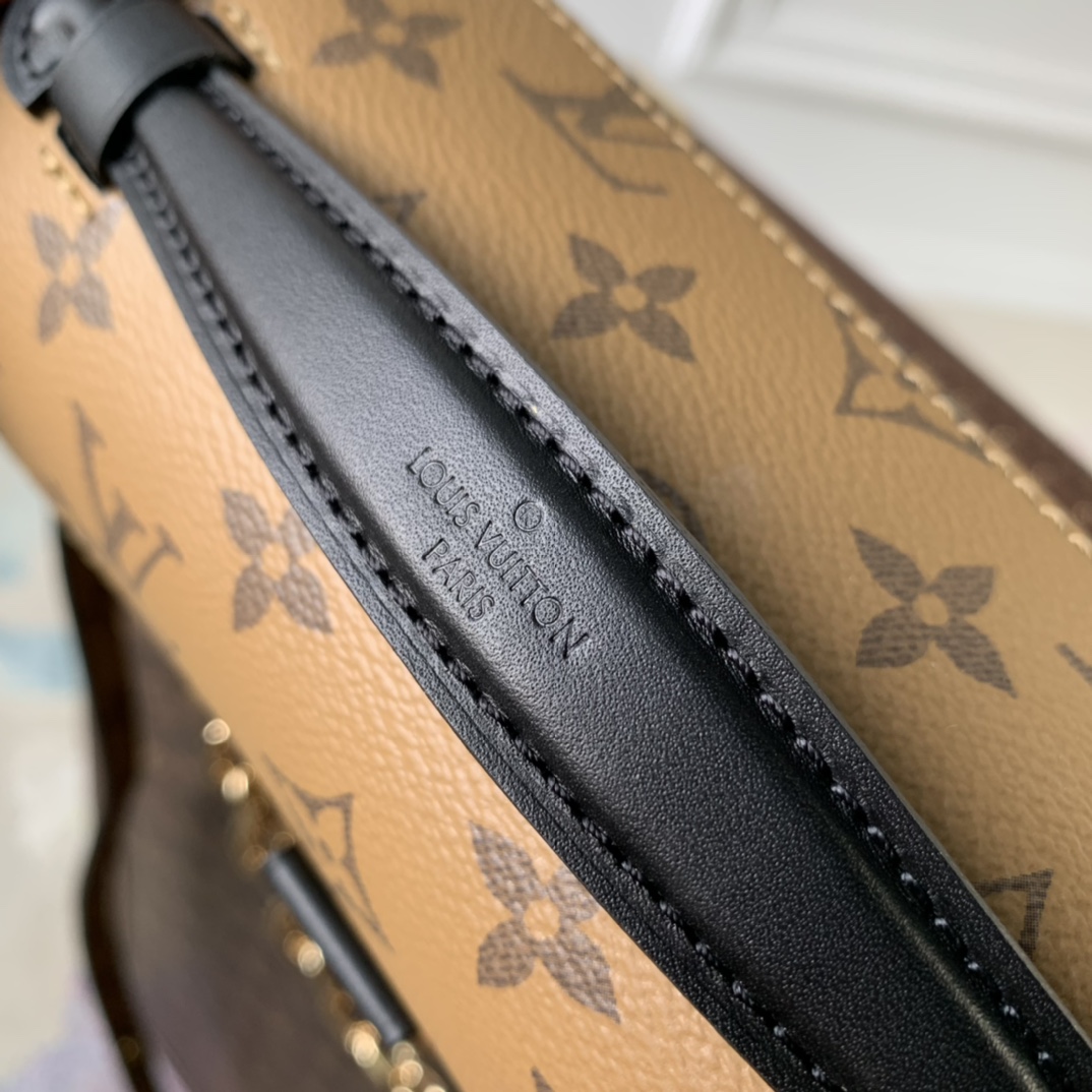 LV 高仿 Monogram 雙色老花鏈條斜背包 金扣翻蓋女士單肩包