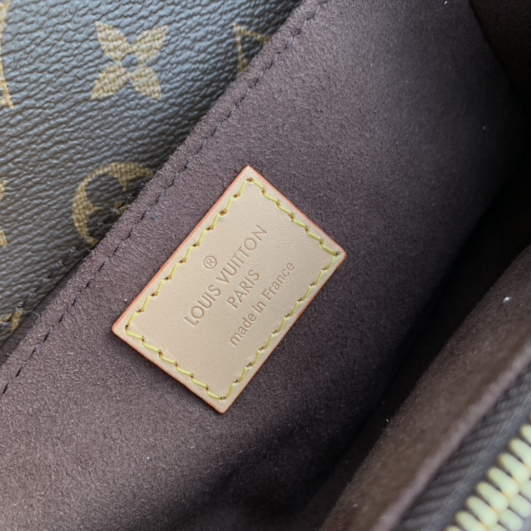 LV 一比一 Monogram 經典老花鏈條斜背包 金扣女士翻蓋單肩包