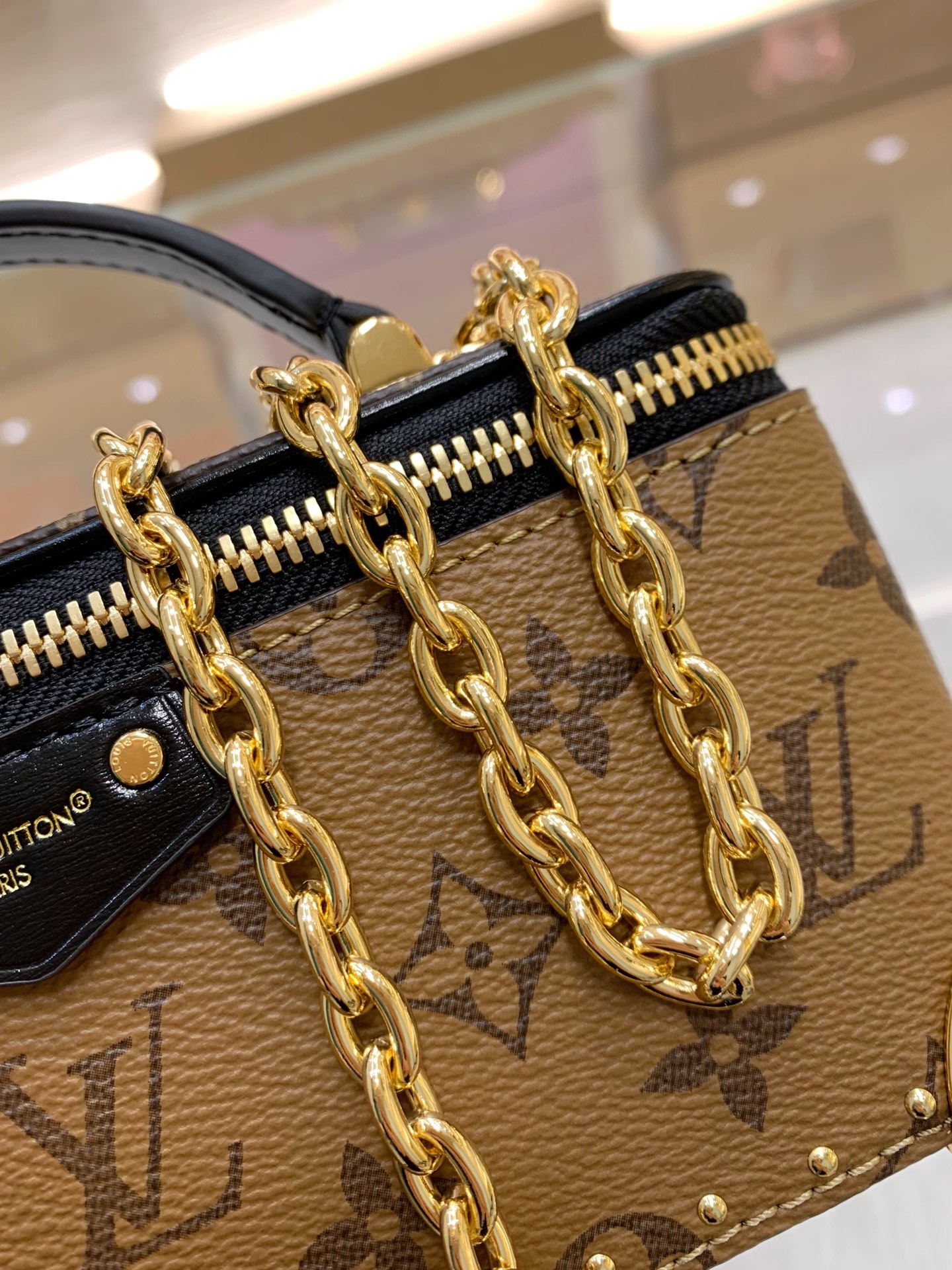 LV 原單 Monogram Vanity Case 老花化妝箱包 黑色皮革鏈條斜背包| 16 LV 原單 Monogram Vanity Case 老花化妝箱包 黑色皮革鏈條斜背包