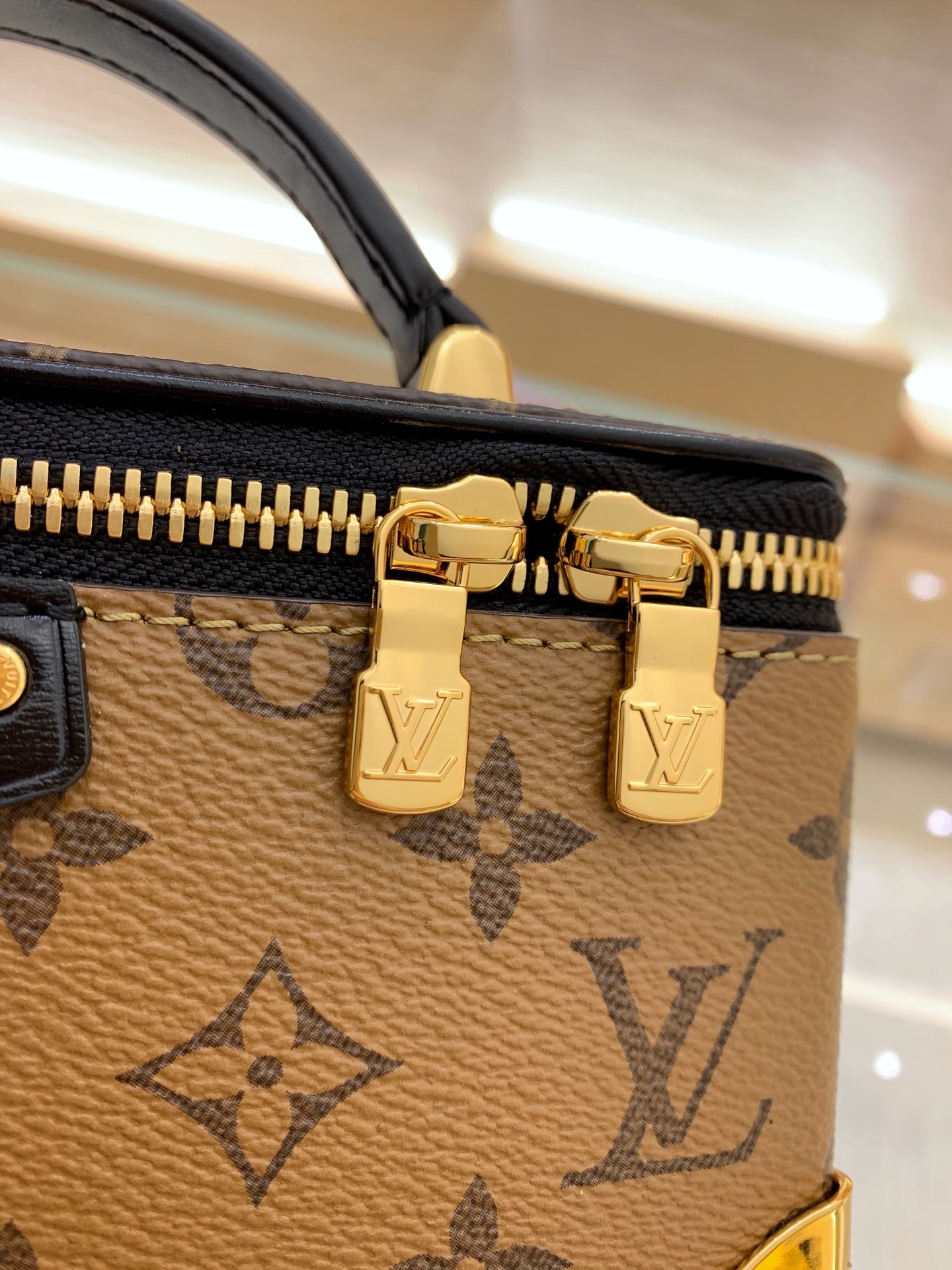 LV 原單 Monogram Vanity Case 老花化妝箱包 黑色皮革鏈條斜背包| 8 LV 原單 Monogram Vanity Case 老花化妝箱包 黑色皮革鏈條斜背包