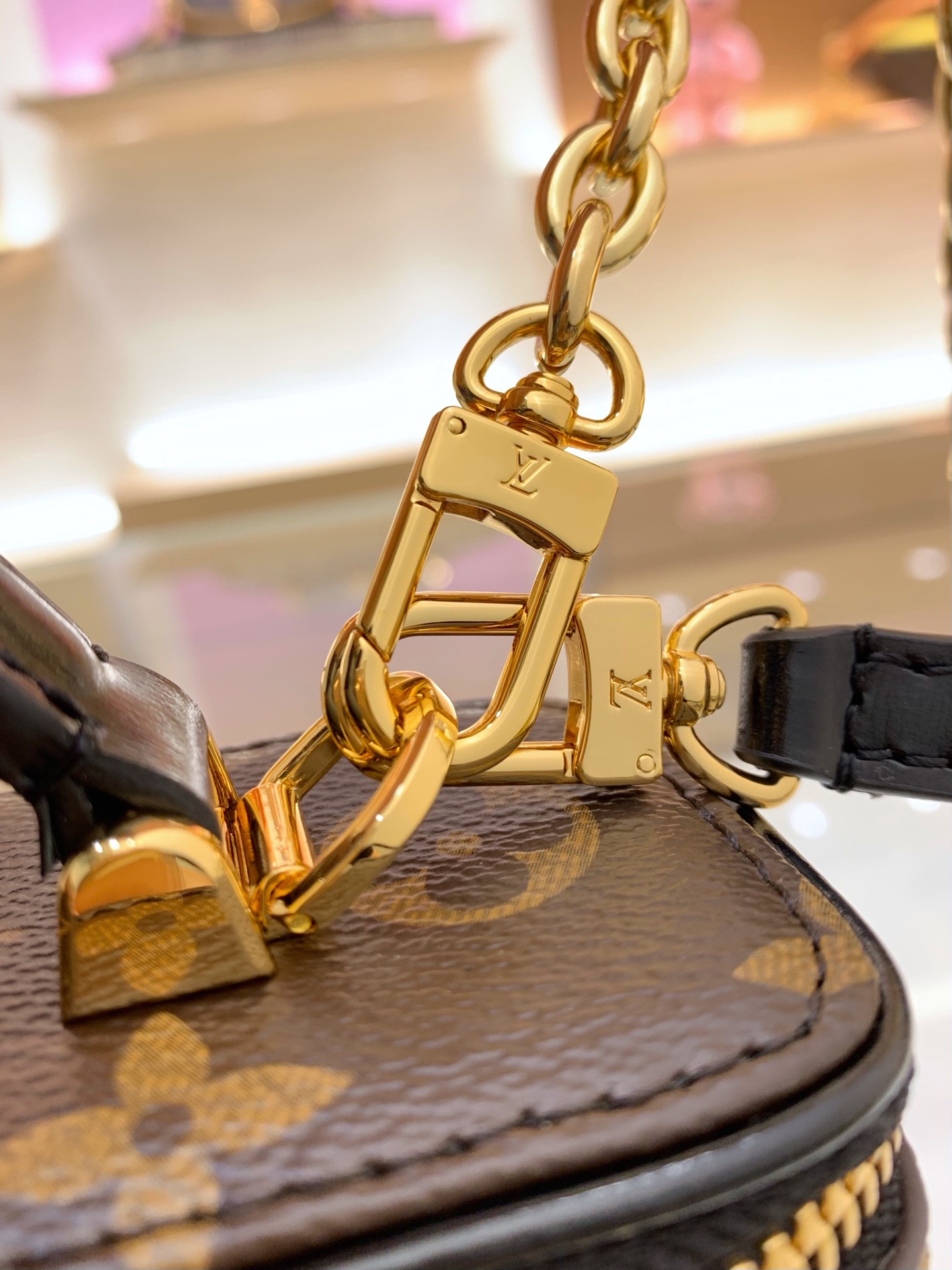 LV 原單 Monogram Vanity Case 老花化妝箱包 黑色皮革鏈條斜背包| 7 LV 原單 Monogram Vanity Case 老花化妝箱包 黑色皮革鏈條斜背包