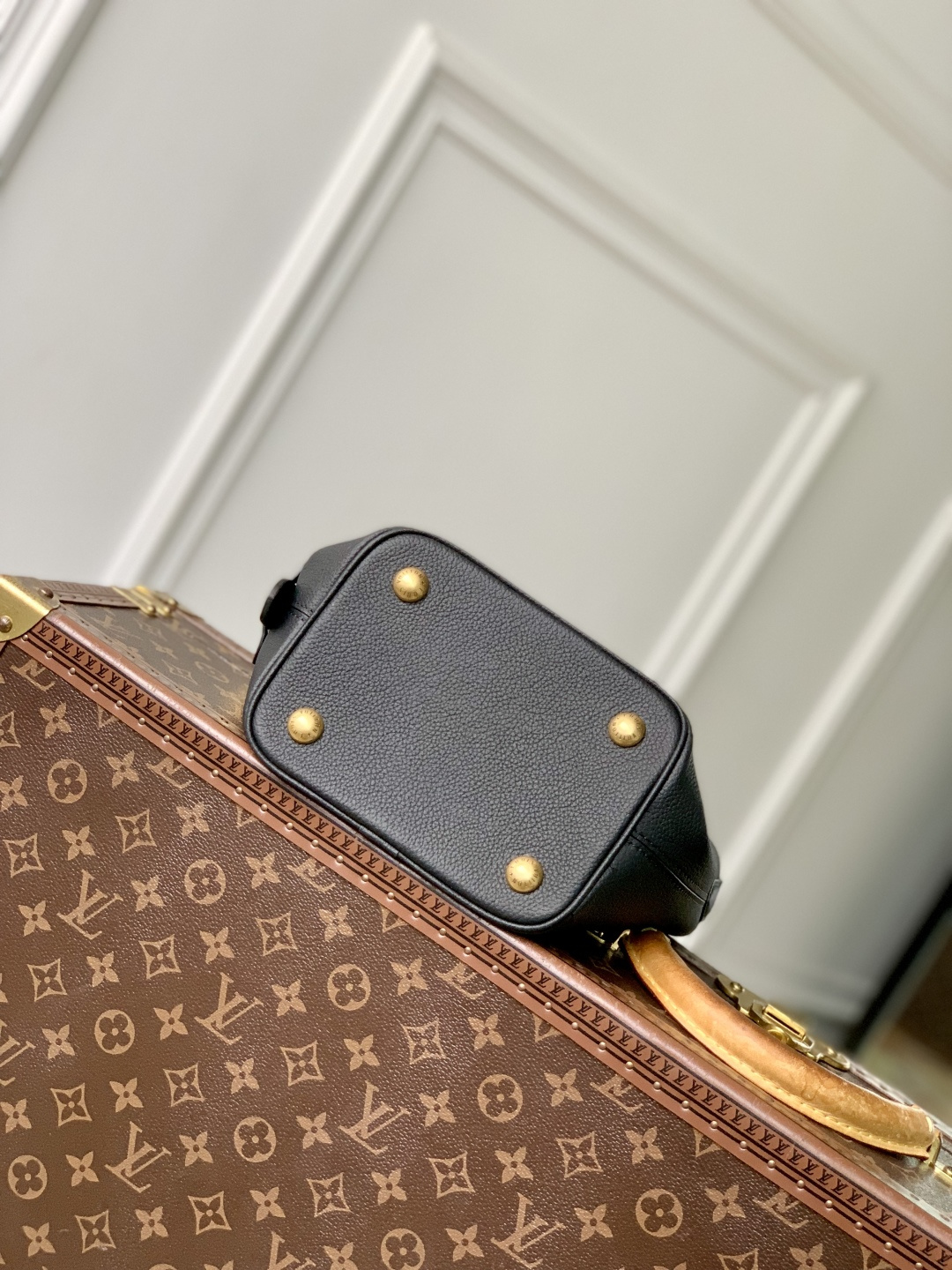 LV A貨 CarryAll 黑色粒面皮革單肩包 老花小包女士水桶包