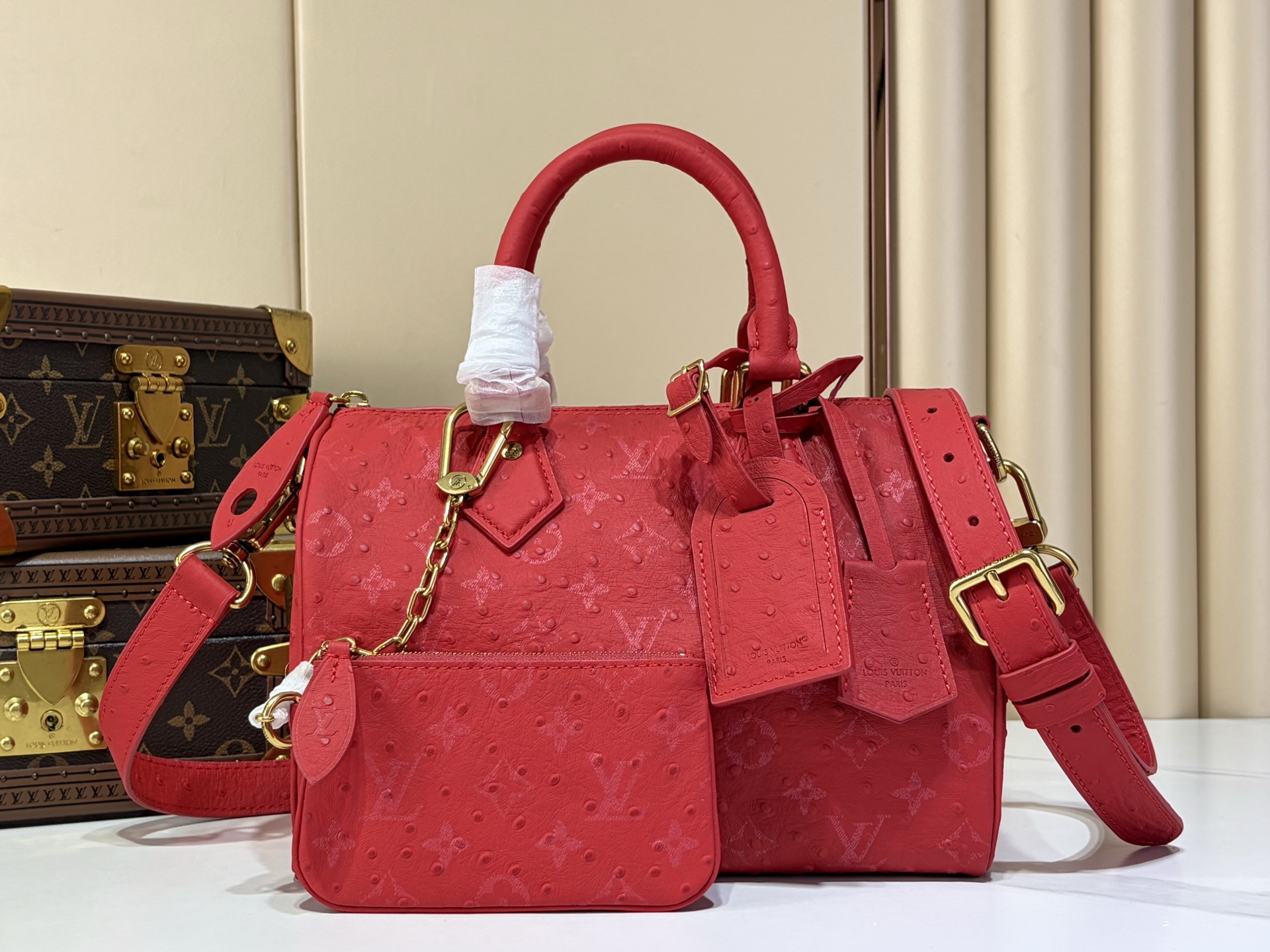 LV高仿紅色Monogram壓紋皮革旅行手提包 寬肩帶斜背包