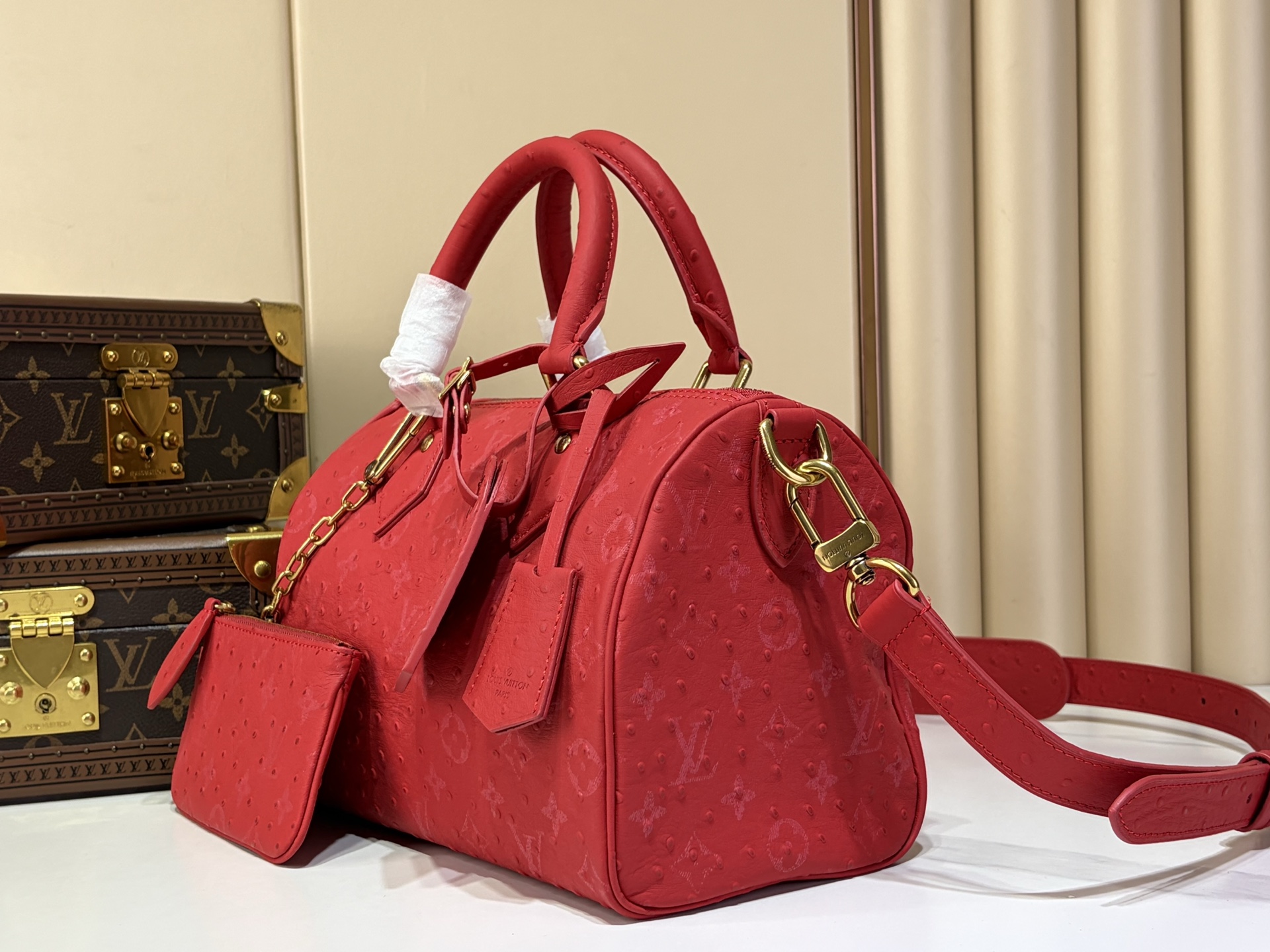 LV高仿紅色Monogram壓紋皮革旅行手提包 寬肩帶斜背包| 14 LV高仿紅色Monogram壓紋皮革旅行手提包 寬肩帶斜背包