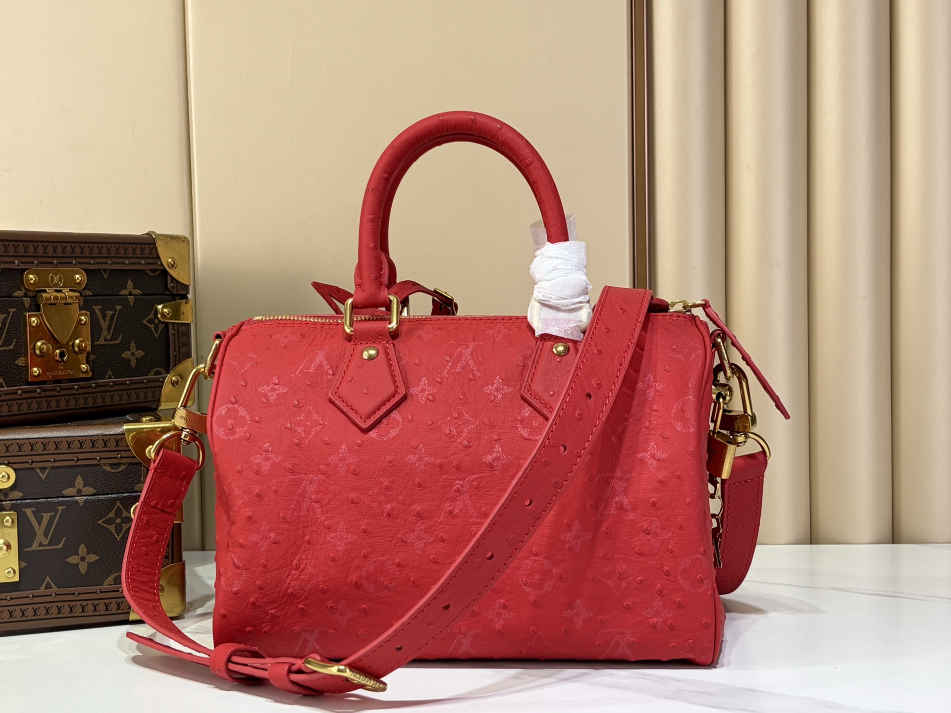 LV高仿紅色Monogram壓紋皮革旅行手提包 寬肩帶斜背包| 13 LV高仿紅色Monogram壓紋皮革旅行手提包 寬肩帶斜背包