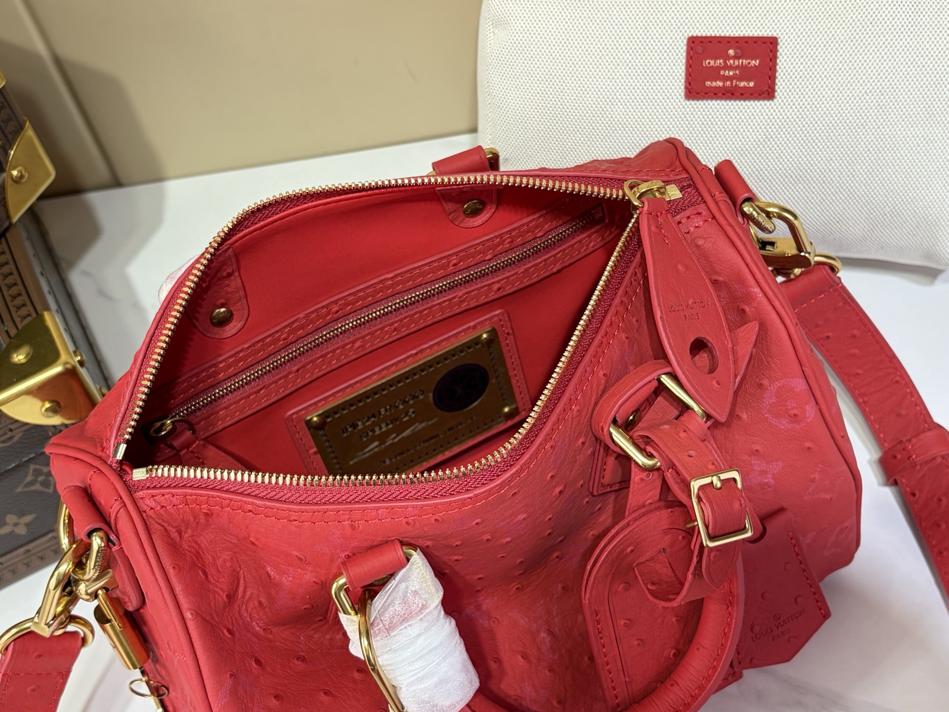 LV高仿紅色Monogram壓紋皮革旅行手提包 寬肩帶斜背包| 8 LV高仿紅色Monogram壓紋皮革旅行手提包 寬肩帶斜背包