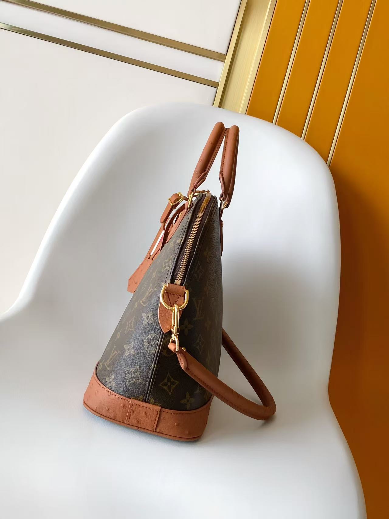 LV一比一Alma Monogram老花鴕鳥紋拼皮手提斜背女包| 14 LV一比一Alma Monogram老花鴕鳥紋拼皮手提斜背女包