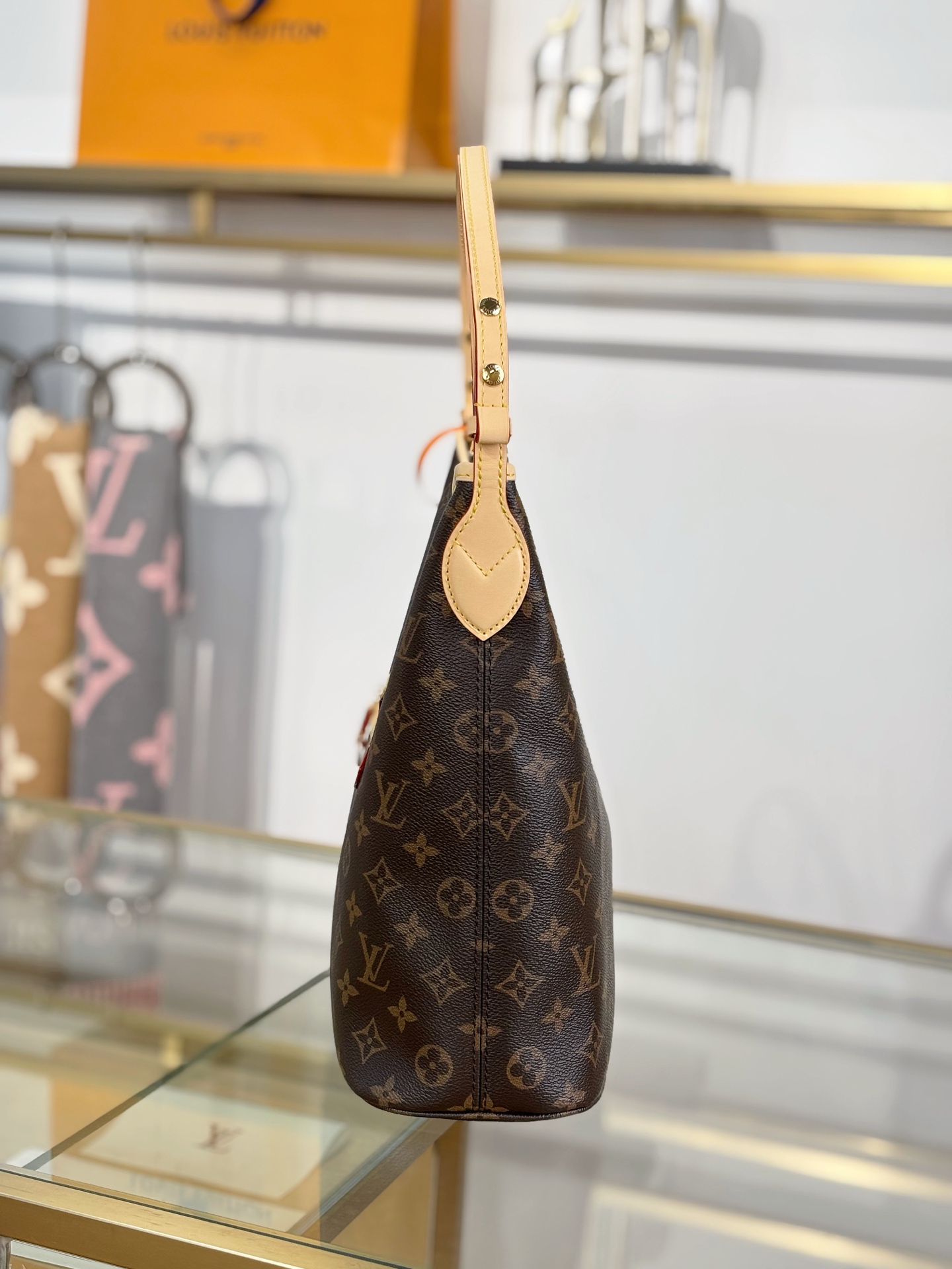 LV一比一Monogram老花抽繩水桶包 金色鏈條女士肩背包| 9 LV一比一Monogram老花抽繩水桶包 金色鏈條女士肩背包