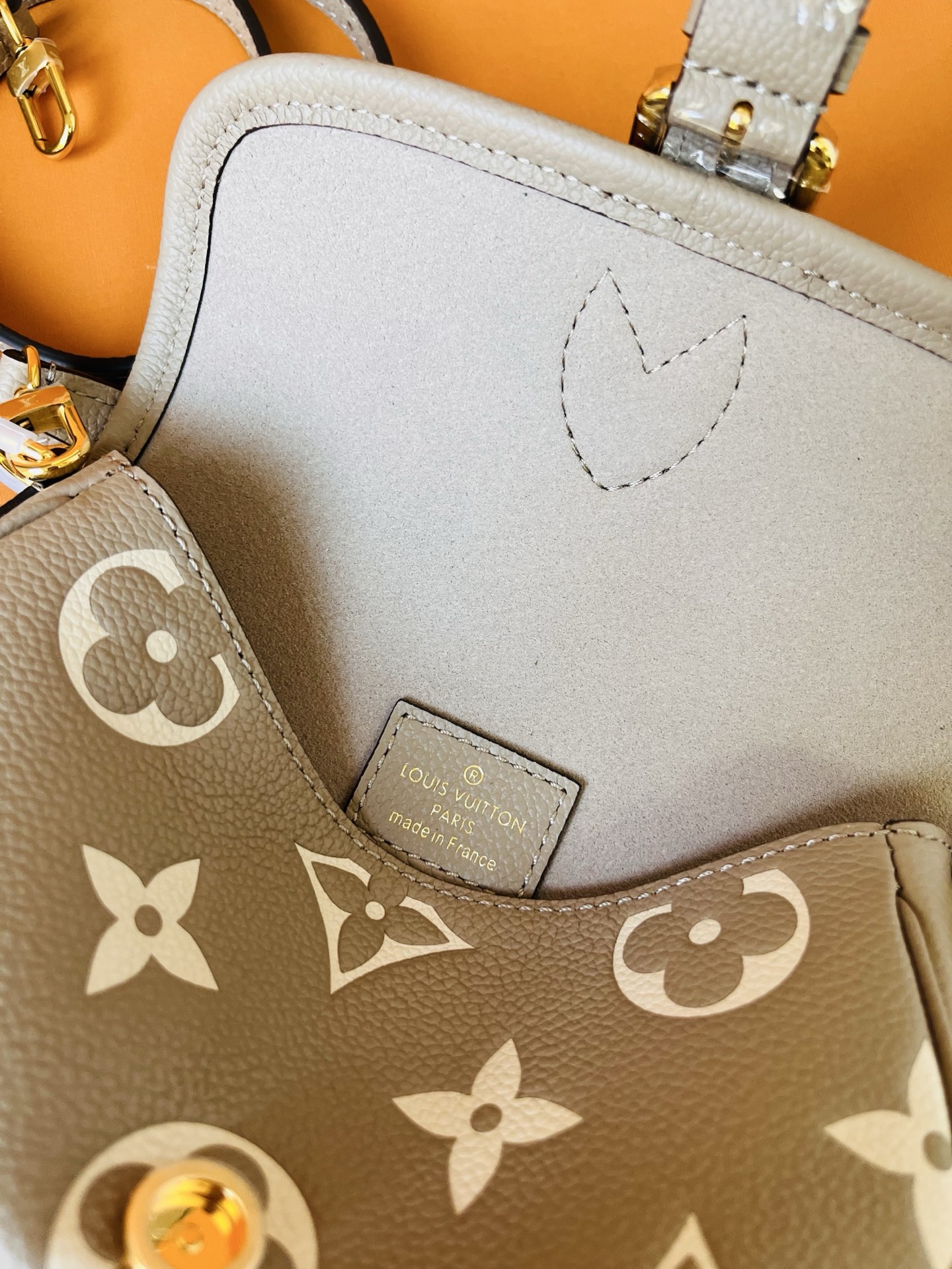 LV一比一米灰色大Monogram皮革翻蓋包 金扣女士斜背包| 7 LV一比一米灰色大Monogram皮革翻蓋包 金扣女士斜背包