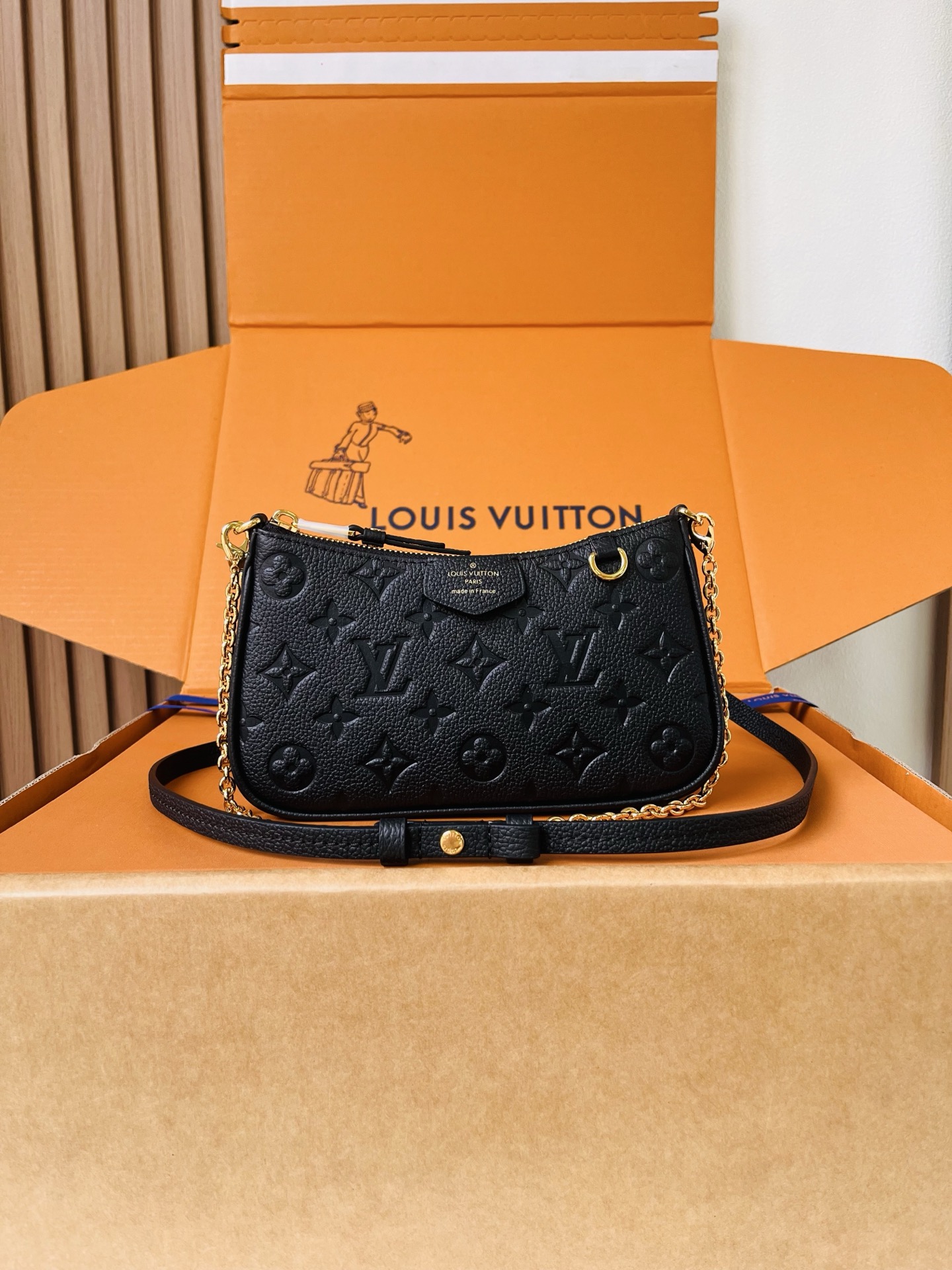 LV高仿黑色Monogram Empreinte鏈條腋下包 女士皮革斜背包