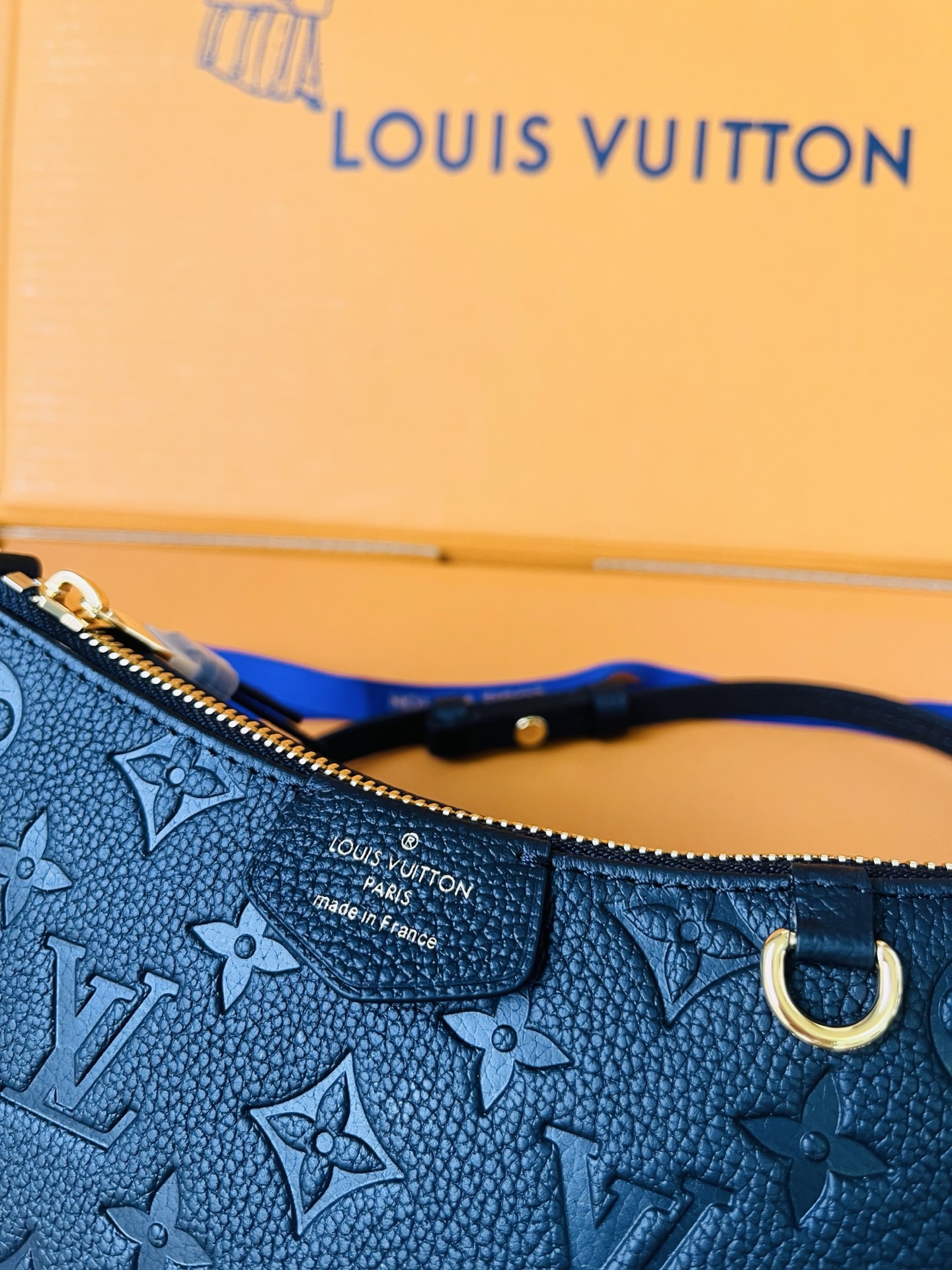 LV高仿黑色Monogram Empreinte鏈條腋下包 女士皮革斜背包| 9 LV高仿黑色Monogram Empreinte鏈條腋下包 女士皮革斜背包