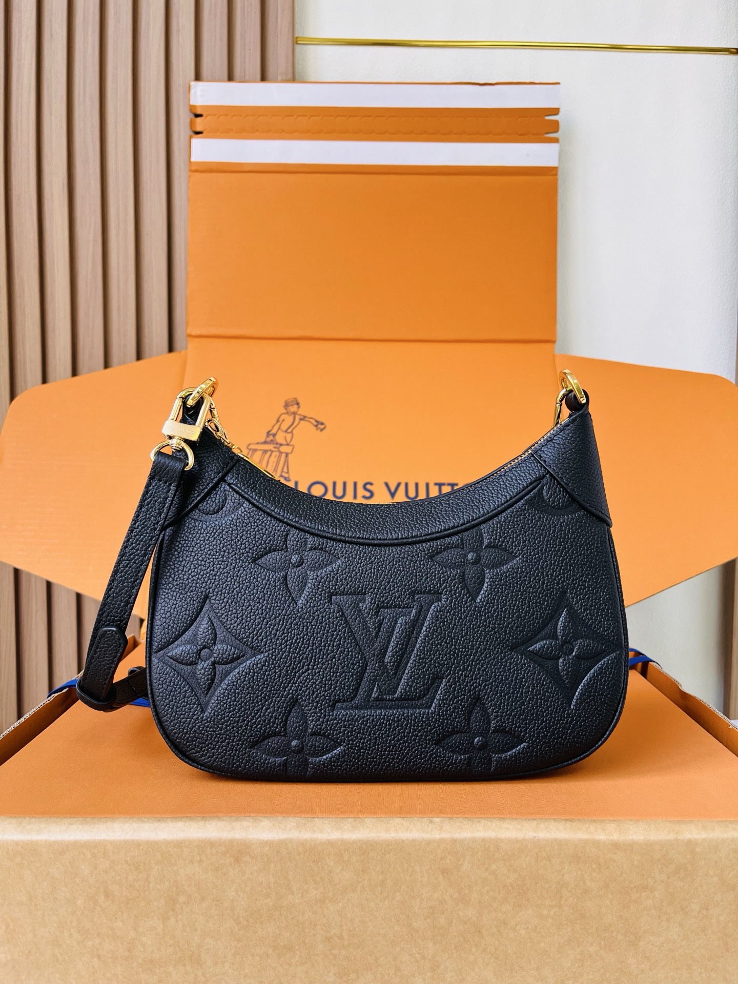 LV一比一黑色Monogram Empreinte皮革腋下包 女士單肩斜背包