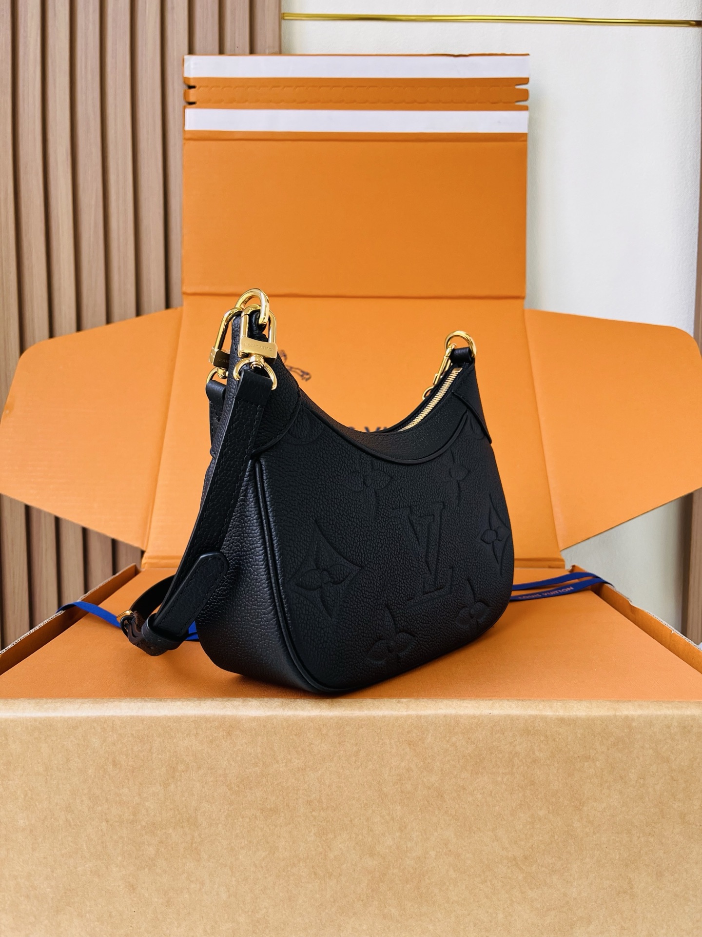 LV一比一黑色Monogram Empreinte皮革腋下包 女士單肩斜背包| 14 LV一比一黑色Monogram Empreinte皮革腋下包 女士單肩斜背包