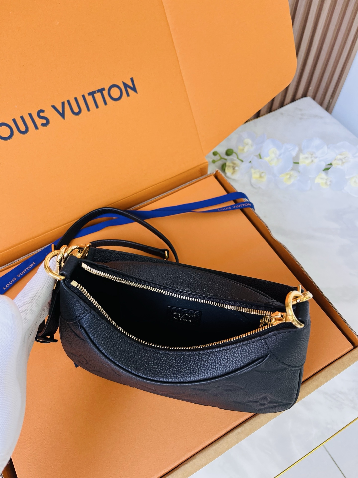 LV一比一黑色Monogram Empreinte皮革腋下包 女士單肩斜背包| 8 LV一比一黑色Monogram Empreinte皮革腋下包 女士單肩斜背包