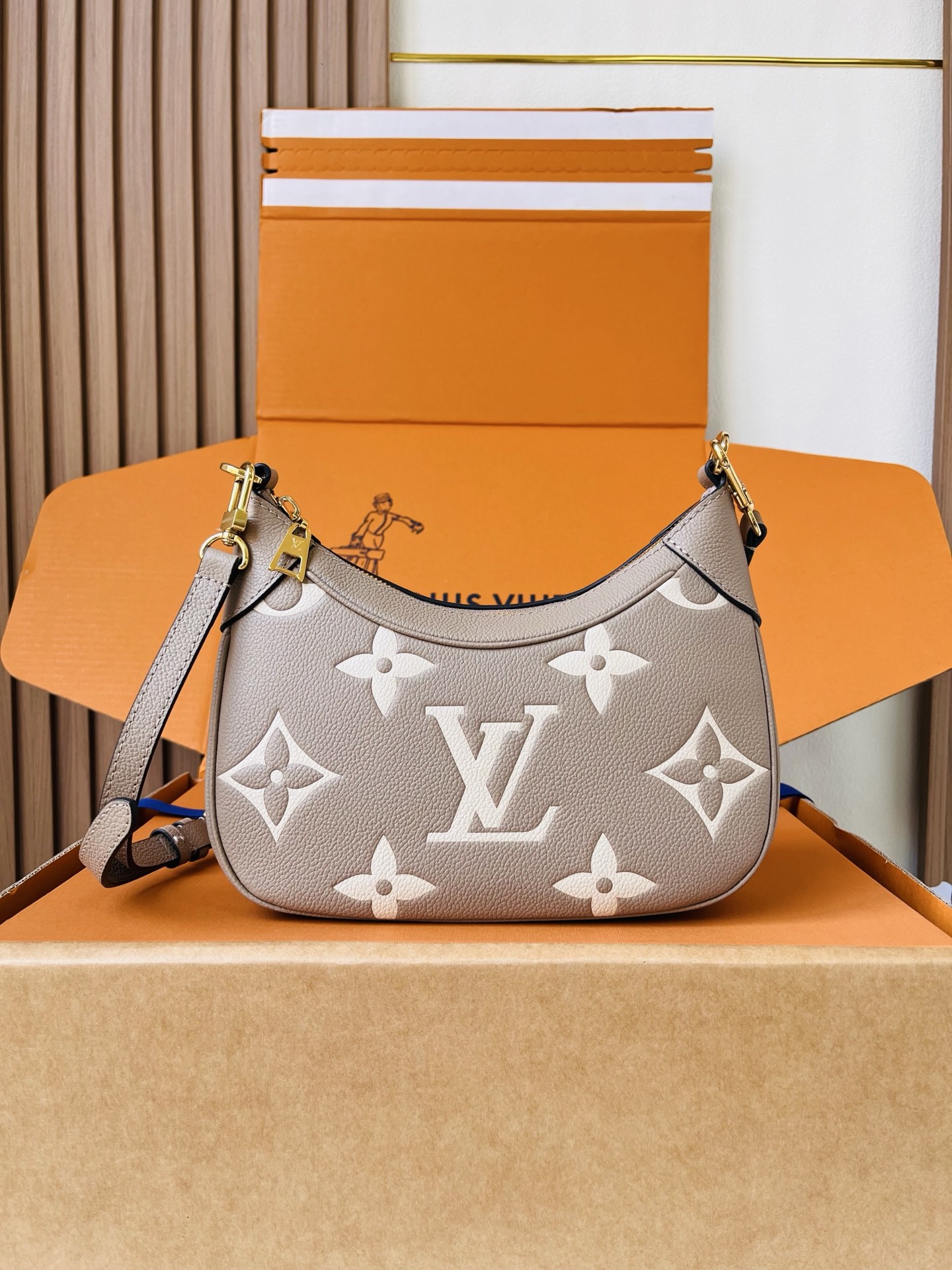 LV原單灰褐色Monogram Empreinte皮革腋下包 女士斜背包