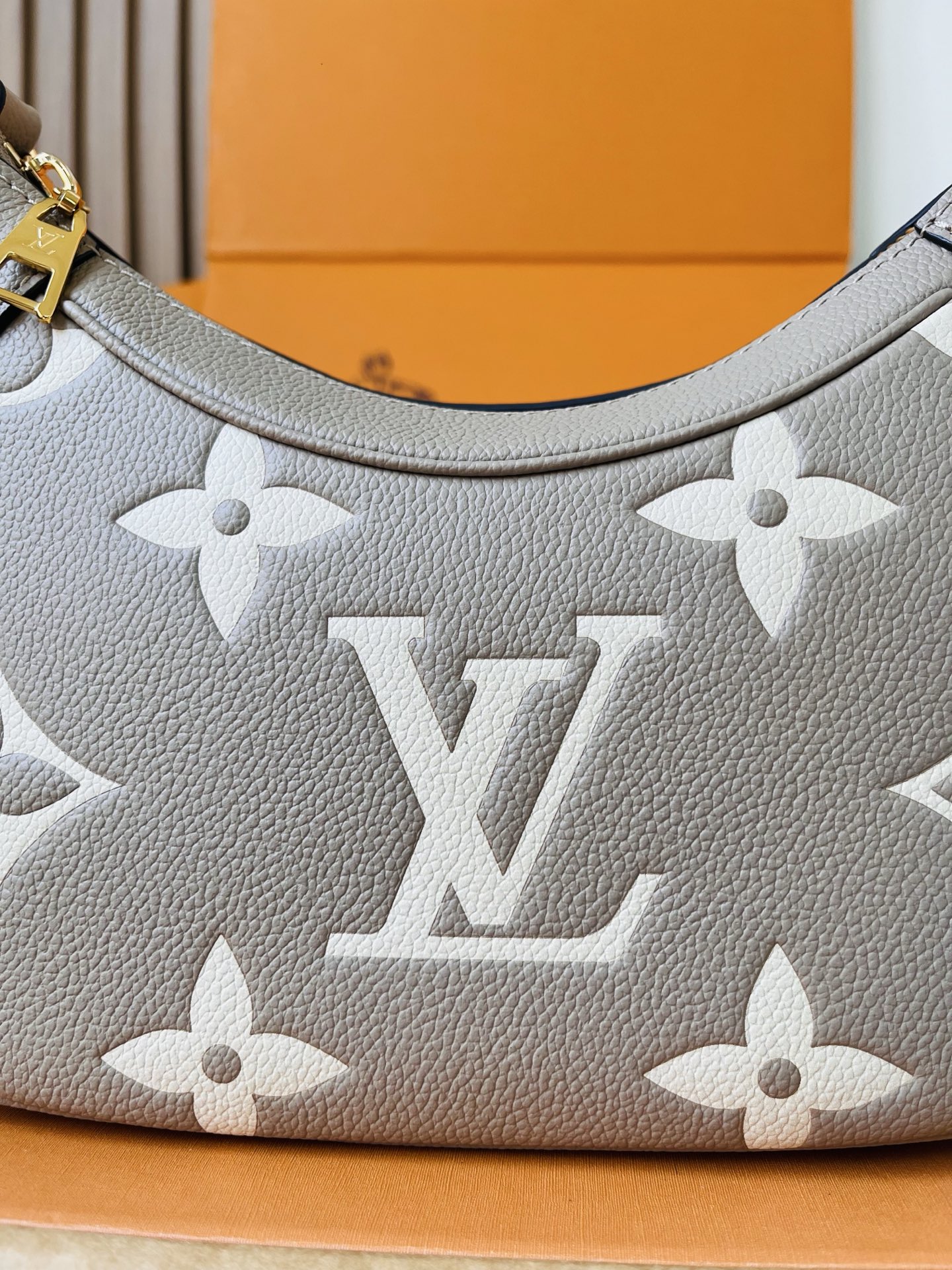 LV原單灰褐色Monogram Empreinte皮革腋下包 女士斜背包| 11 LV原單灰褐色Monogram Empreinte皮革腋下包 女士斜背包