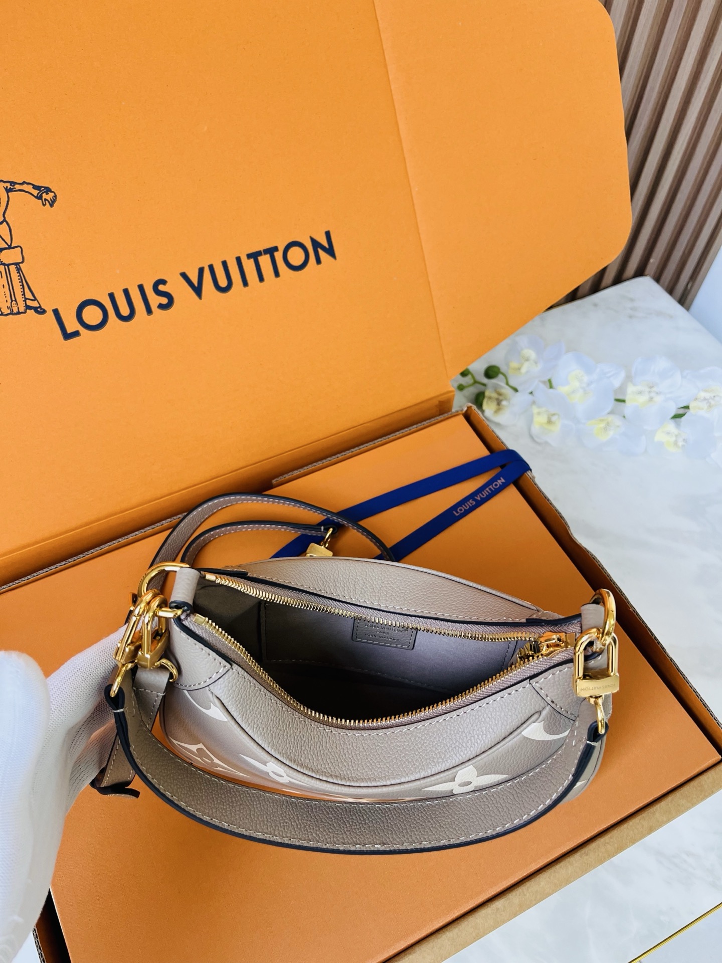 LV原單灰褐色Monogram Empreinte皮革腋下包 女士斜背包| 8 LV原單灰褐色Monogram Empreinte皮革腋下包 女士斜背包
