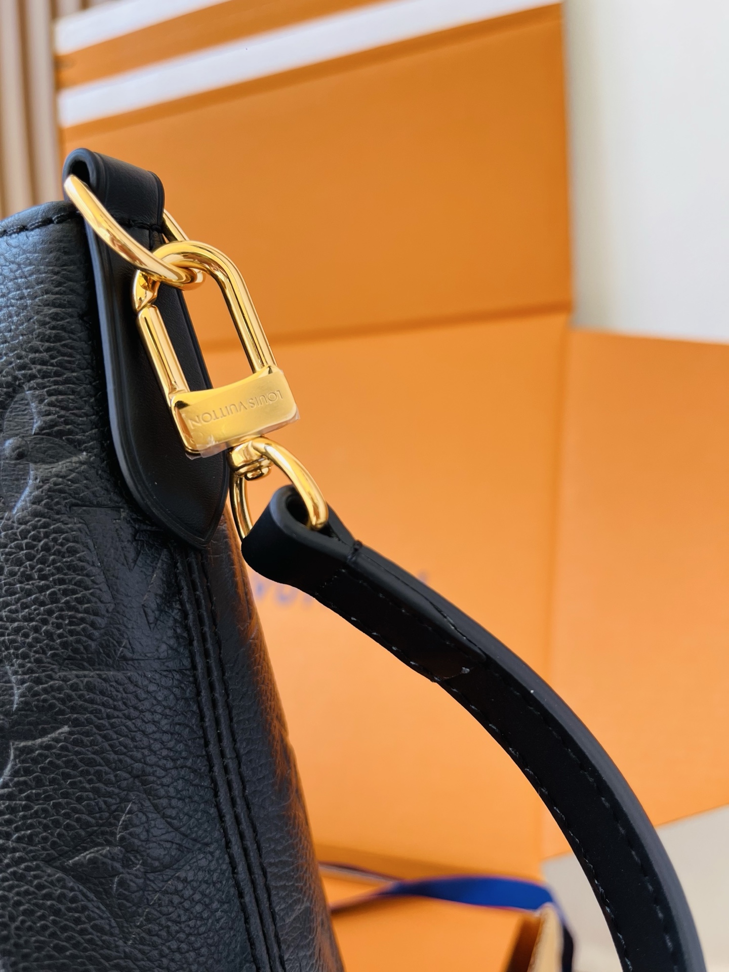 LV原單黑色Monogram Empreinte大號手提包 女士皮革通勤斜背包| 9 LV原單黑色Monogram Empreinte大號手提包 女士皮革通勤斜背包