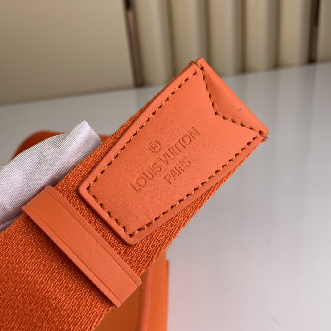 LV A貨男女款橘色皮革腰包胸包立體標誌亮眼百搭2026街頭休閒款| 9 LV A貨男女款橘色皮革腰包胸包立體標誌亮眼百搭2026街頭休閒款