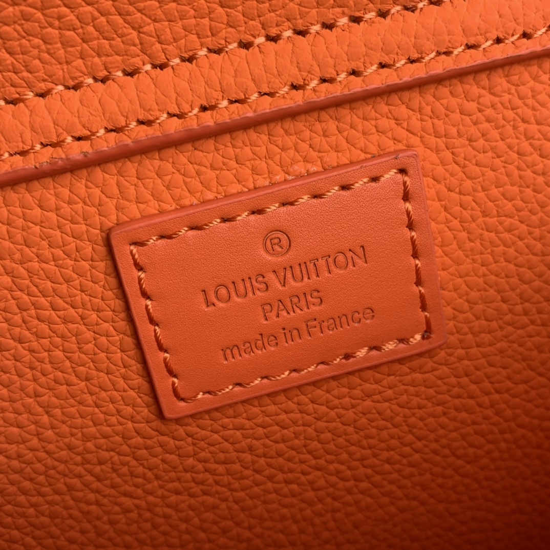 LV A貨男女款橘色皮革腰包胸包立體標誌亮眼百搭2026街頭休閒款| 5 LV A貨男女款橘色皮革腰包胸包立體標誌亮眼百搭2026街頭休閒款