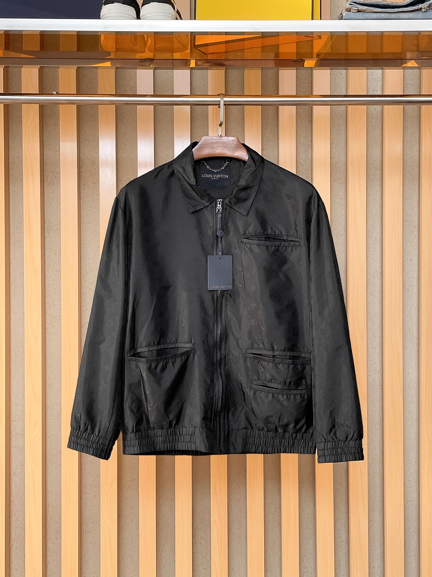 LV高仿黑色暗紋Monogram拉鏈外套 男士休閒夾克