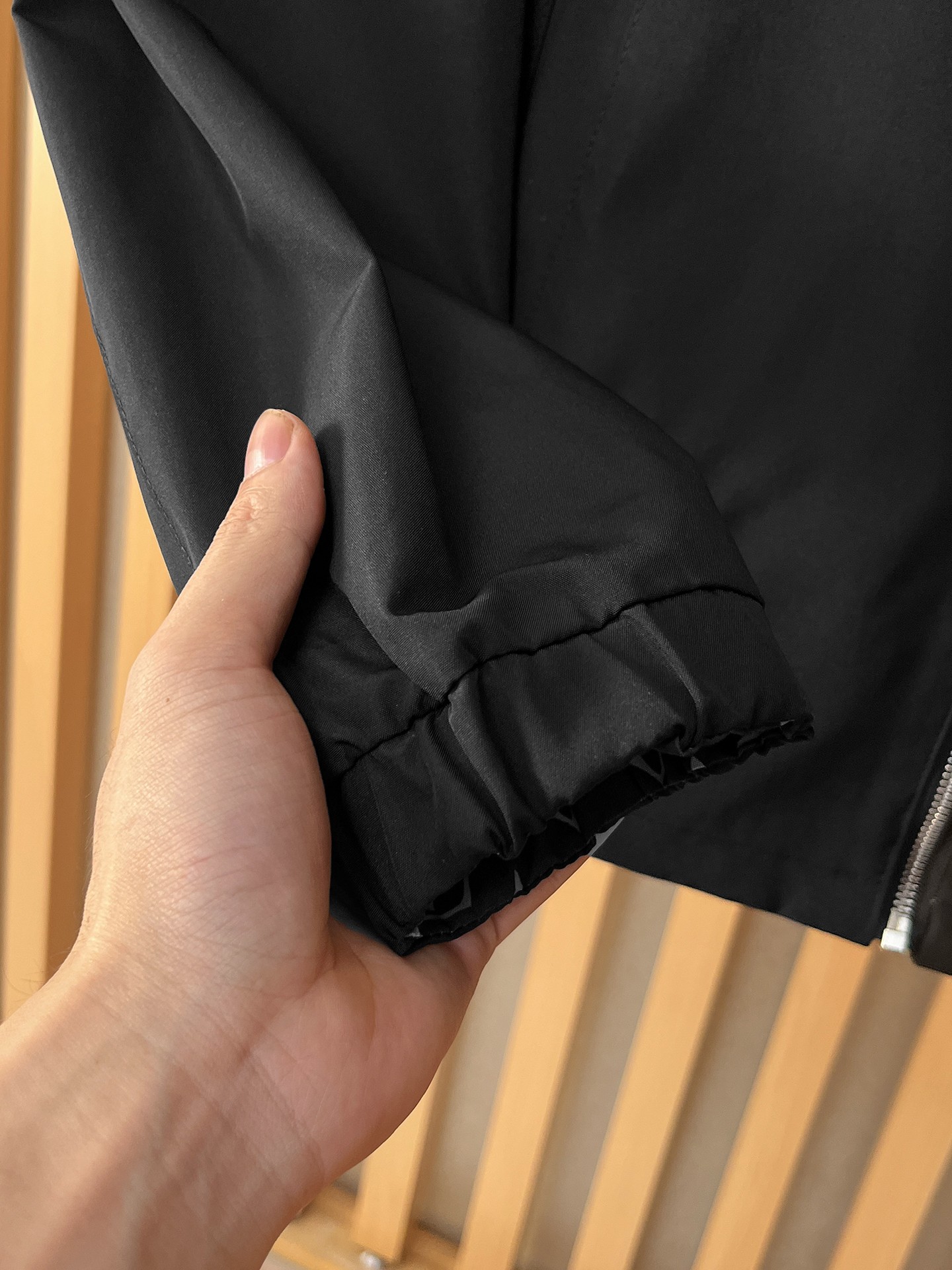 LV高仿黑色簡約刺繡連帽外套 男士百搭休閒夾克| 7 LV高仿黑色簡約刺繡連帽外套 男士百搭休閒夾克