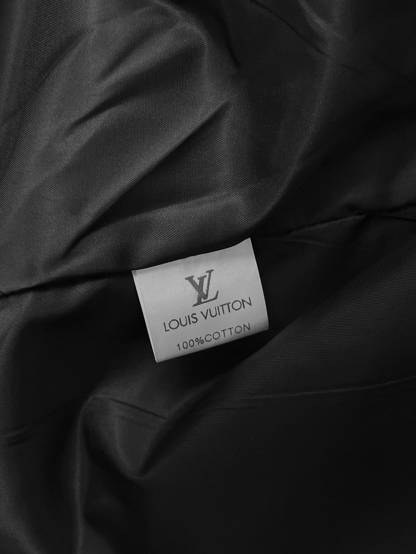 LV A貨黑色滿印Monogram連帽外套 男士防風夾克| 15 LV A貨黑色滿印Monogram連帽外套 男士防風夾克