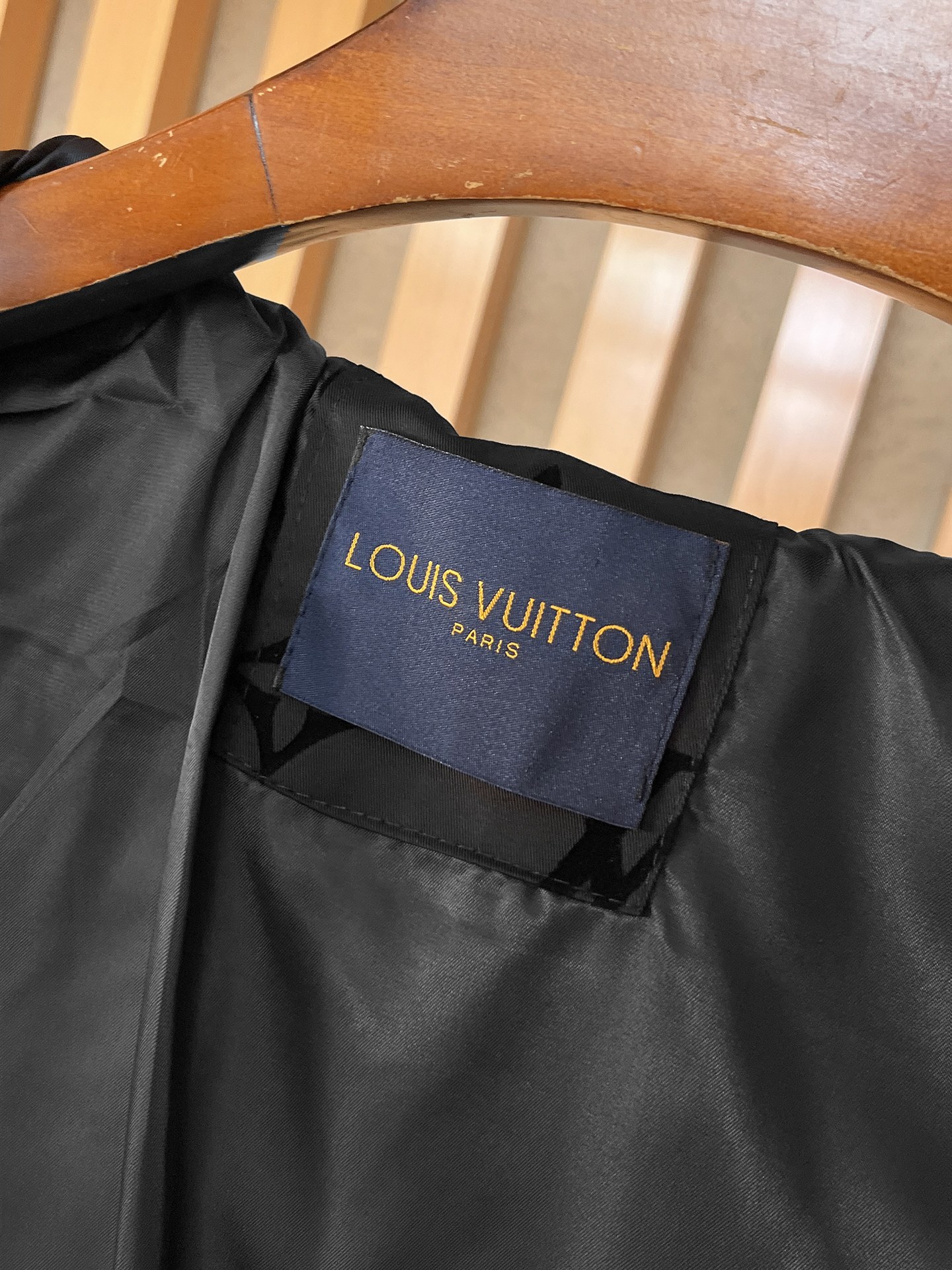 LV A貨黑色滿印Monogram連帽外套 男士防風夾克| 11 LV A貨黑色滿印Monogram連帽外套 男士防風夾克